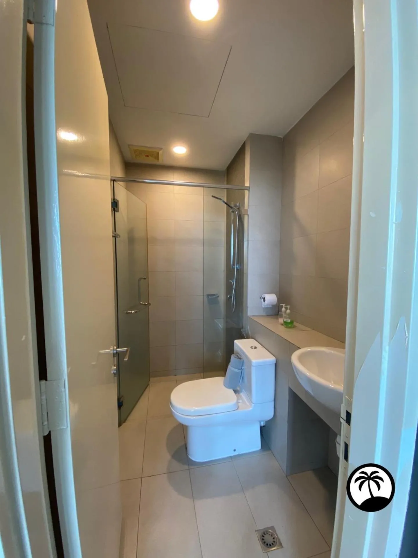 Bathroom in Paradise Suite at the Loft, Imago