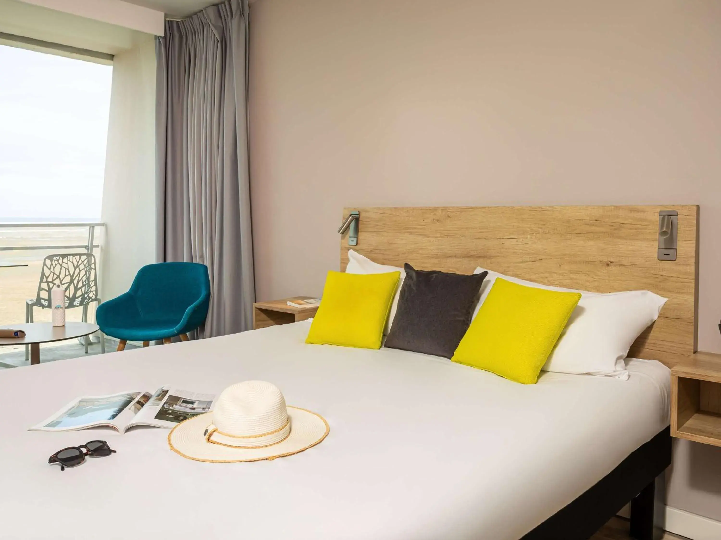 Bedroom, Bed in ibis Thalassa Le Touquet Bedroom, Bed in ibis Thalassa Le Touquet
