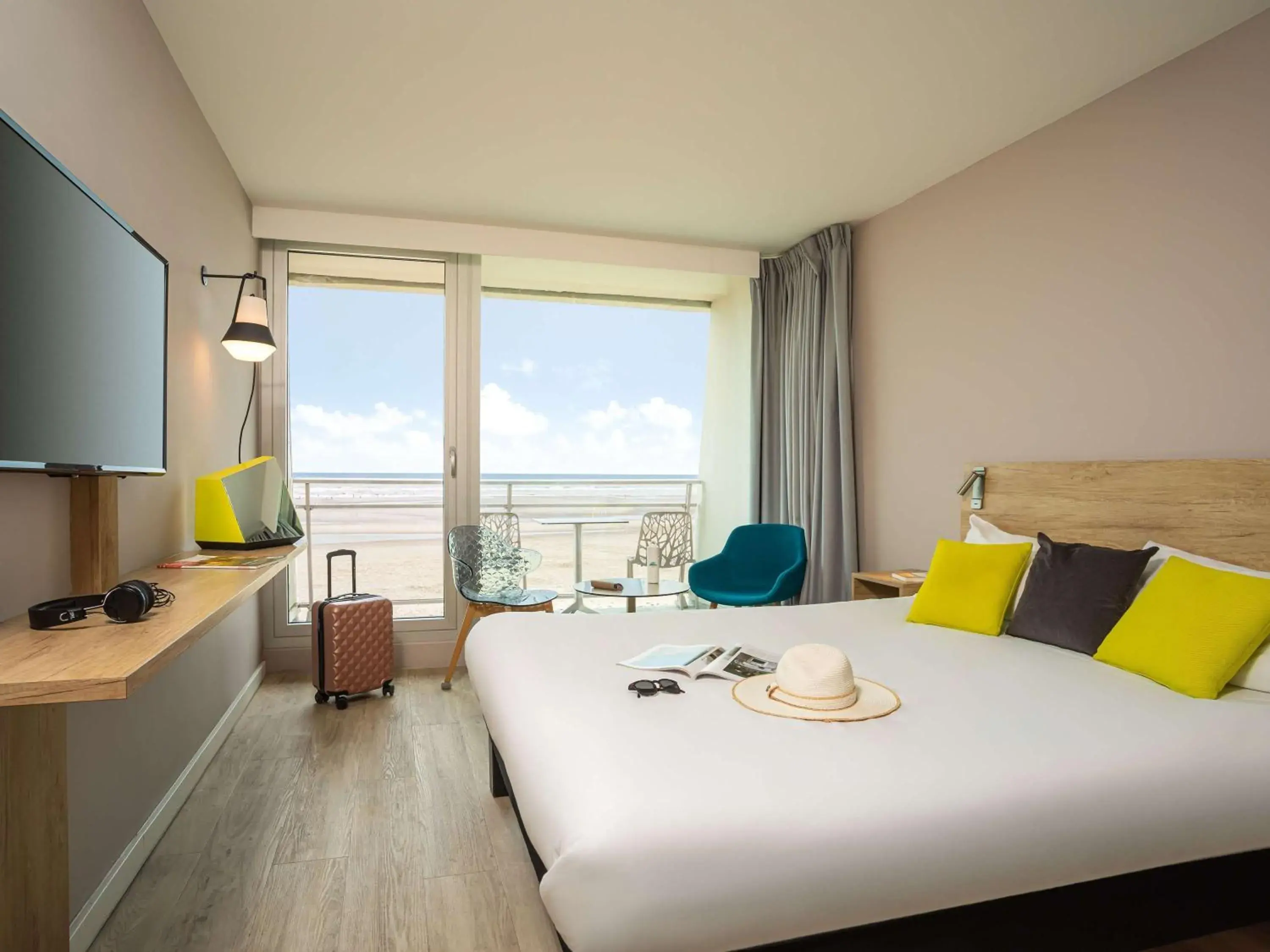 Bedroom, Bed in ibis Thalassa Le Touquet Bedroom, Bed in ibis Thalassa Le Touquet