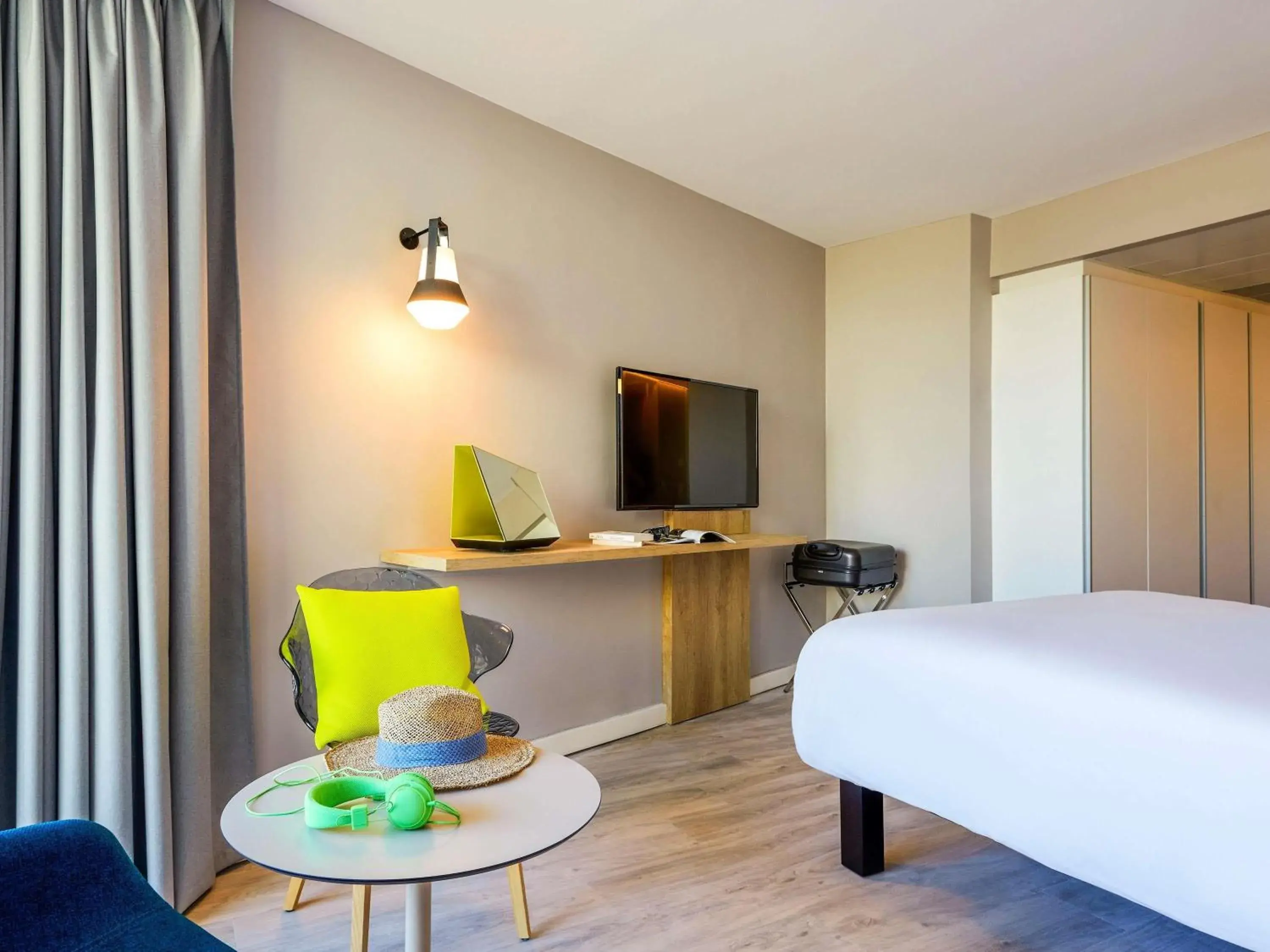 Bedroom, Bed in ibis Thalassa Le Touquet Bedroom, Bed in ibis Thalassa Le Touquet