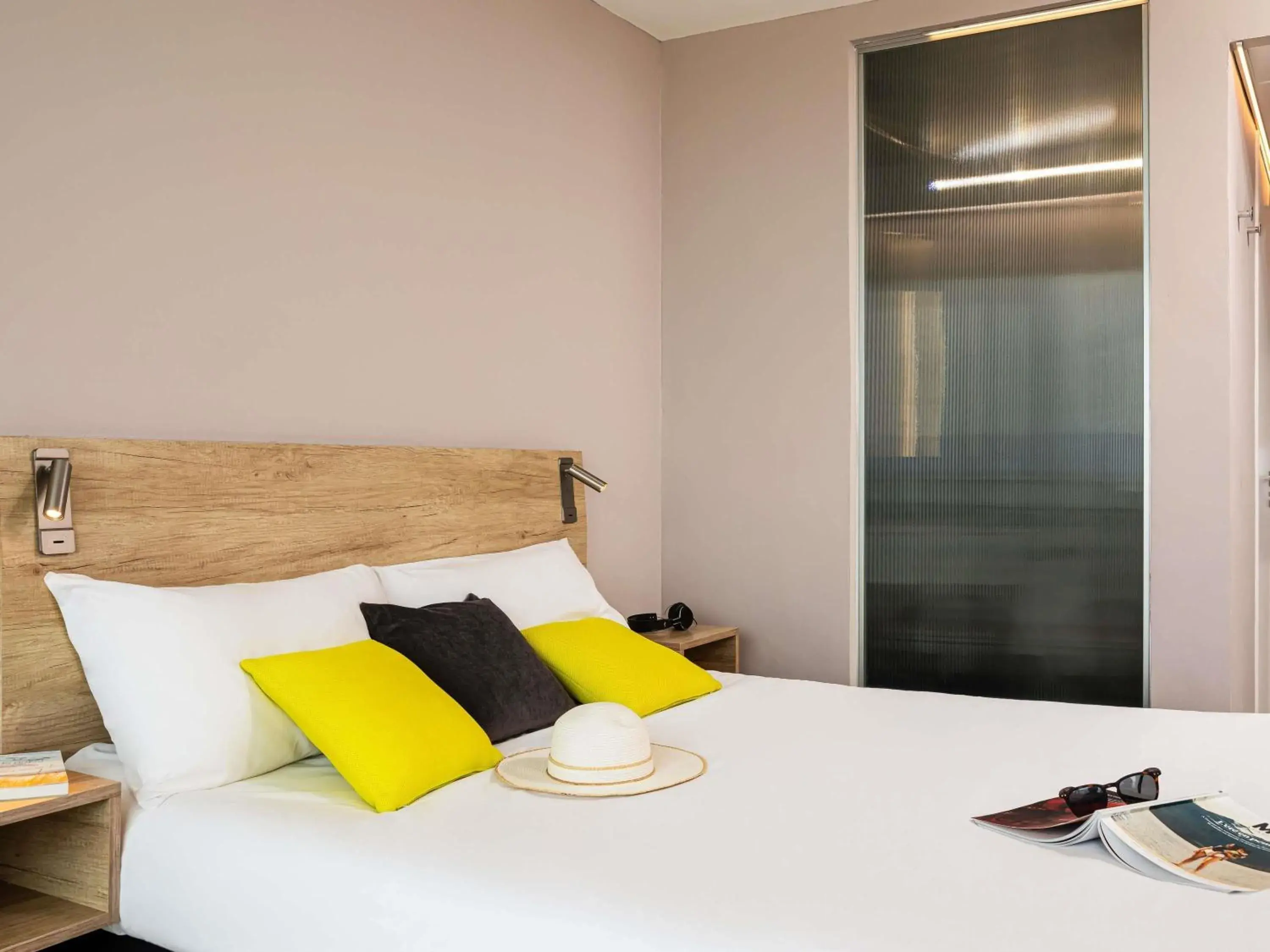 Bedroom, Bed in ibis Thalassa Le Touquet Bedroom, Bed in ibis Thalassa Le Touquet