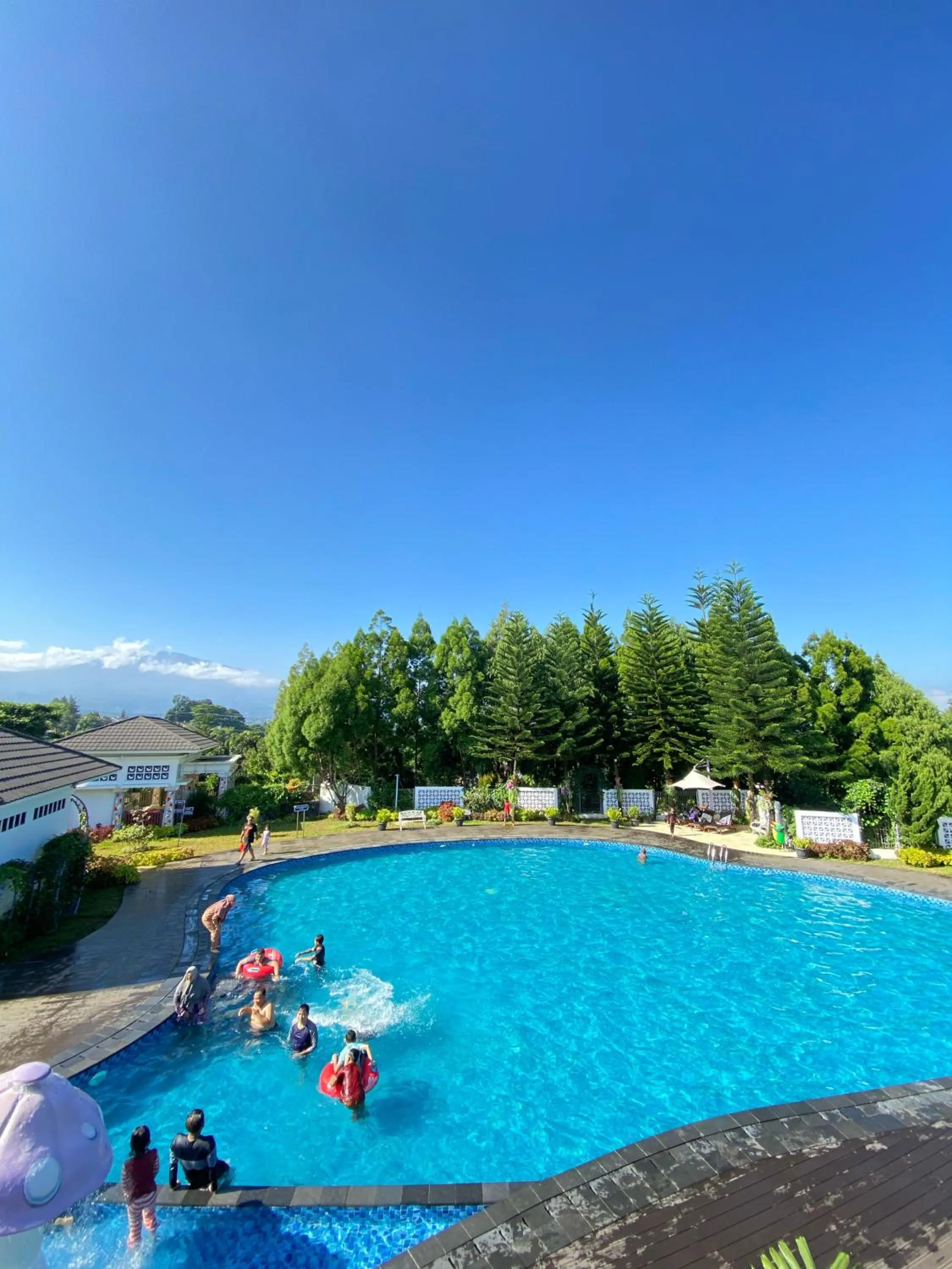 Swimming pool in Beth Kasegaran Theresia