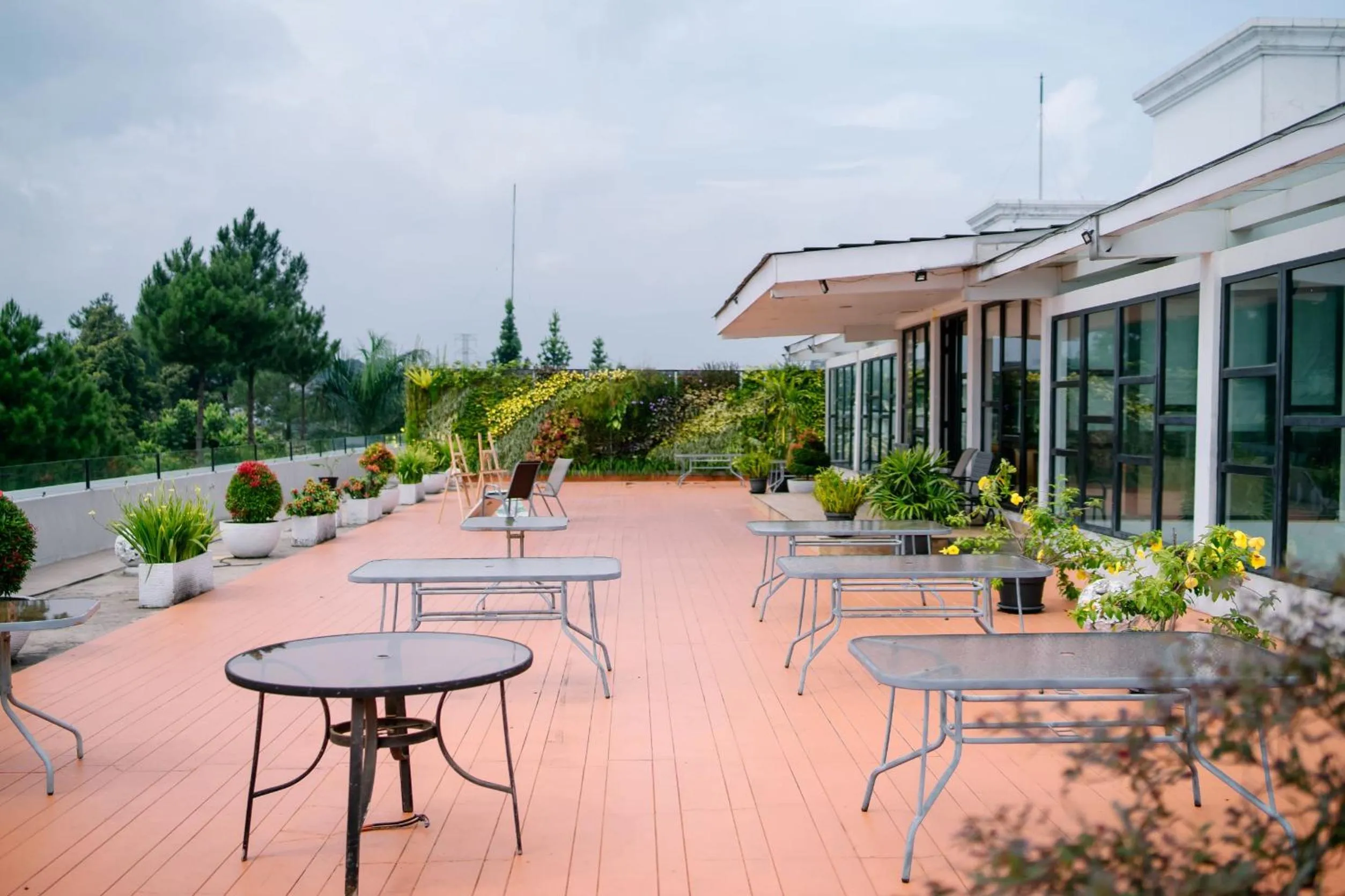 Restaurant/places to eat in Beth Kasegaran Theresia