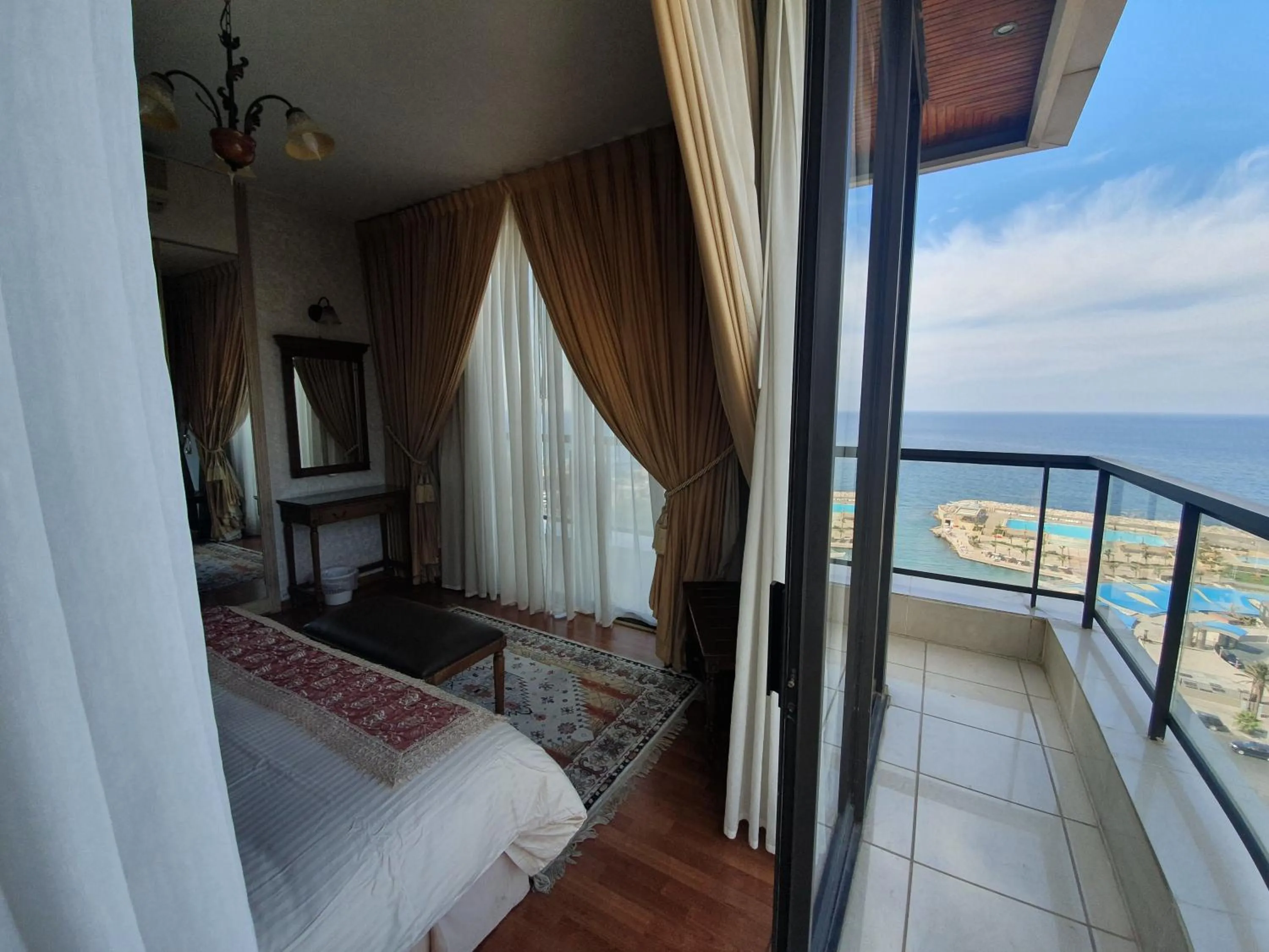 Bedroom, Bed in Holiday Home Suites