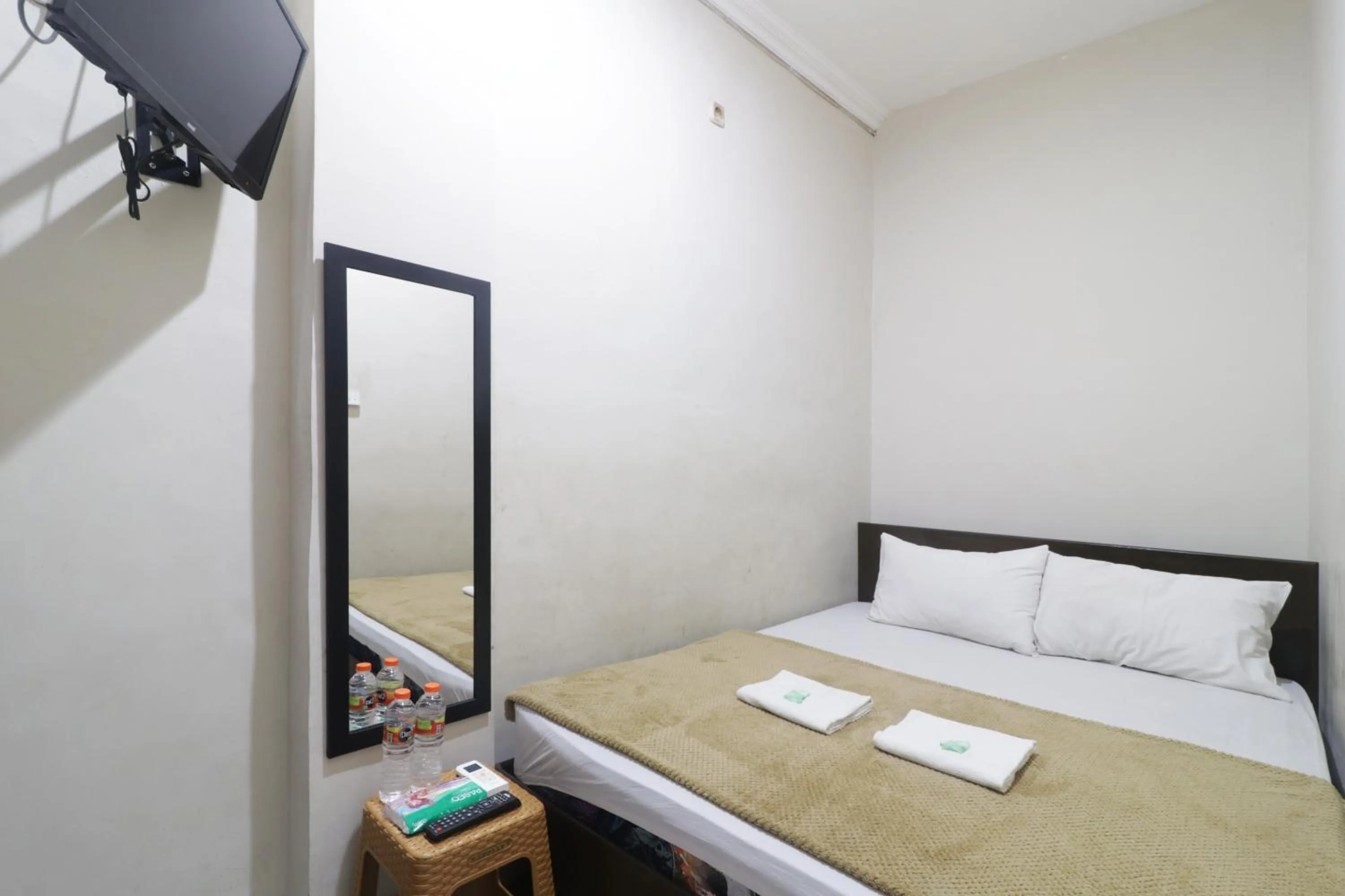 Bedroom, Bed in Hotel Omah Ampel Syariah