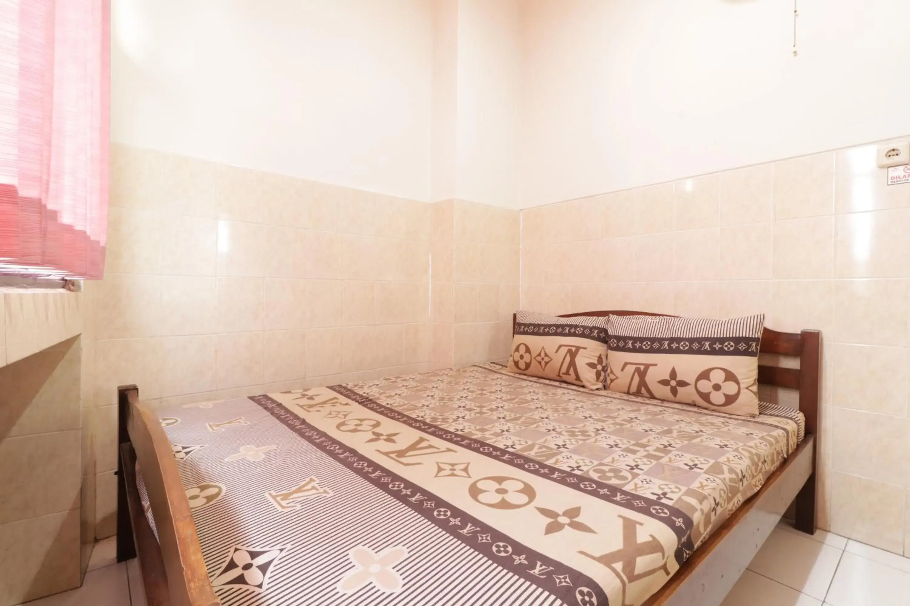 Bedroom, Bed in Hotel Omah Ampel Syariah Bedroom, Bed in Hotel Omah Ampel Syariah