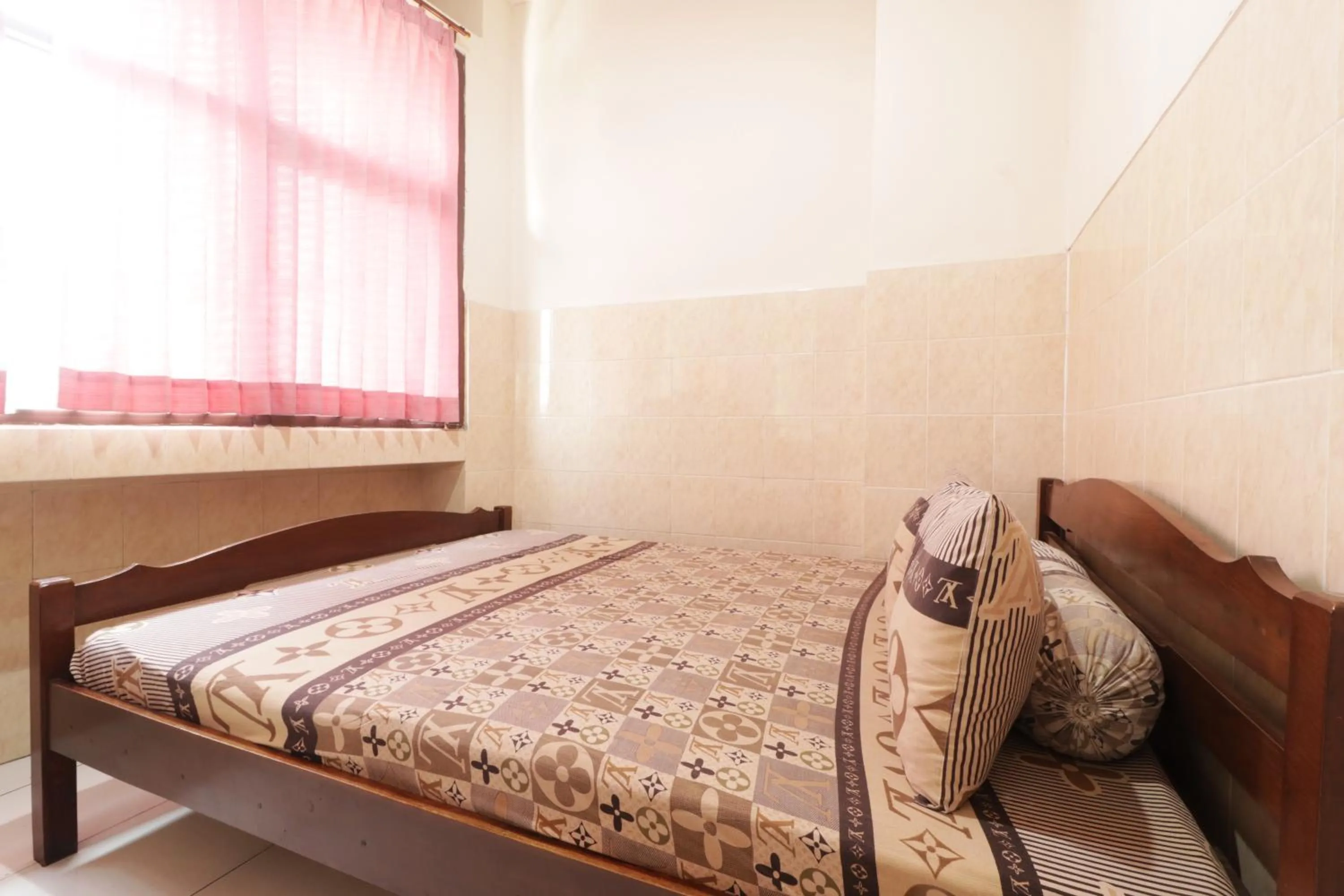 Bedroom, Bed in Hotel Omah Ampel Syariah