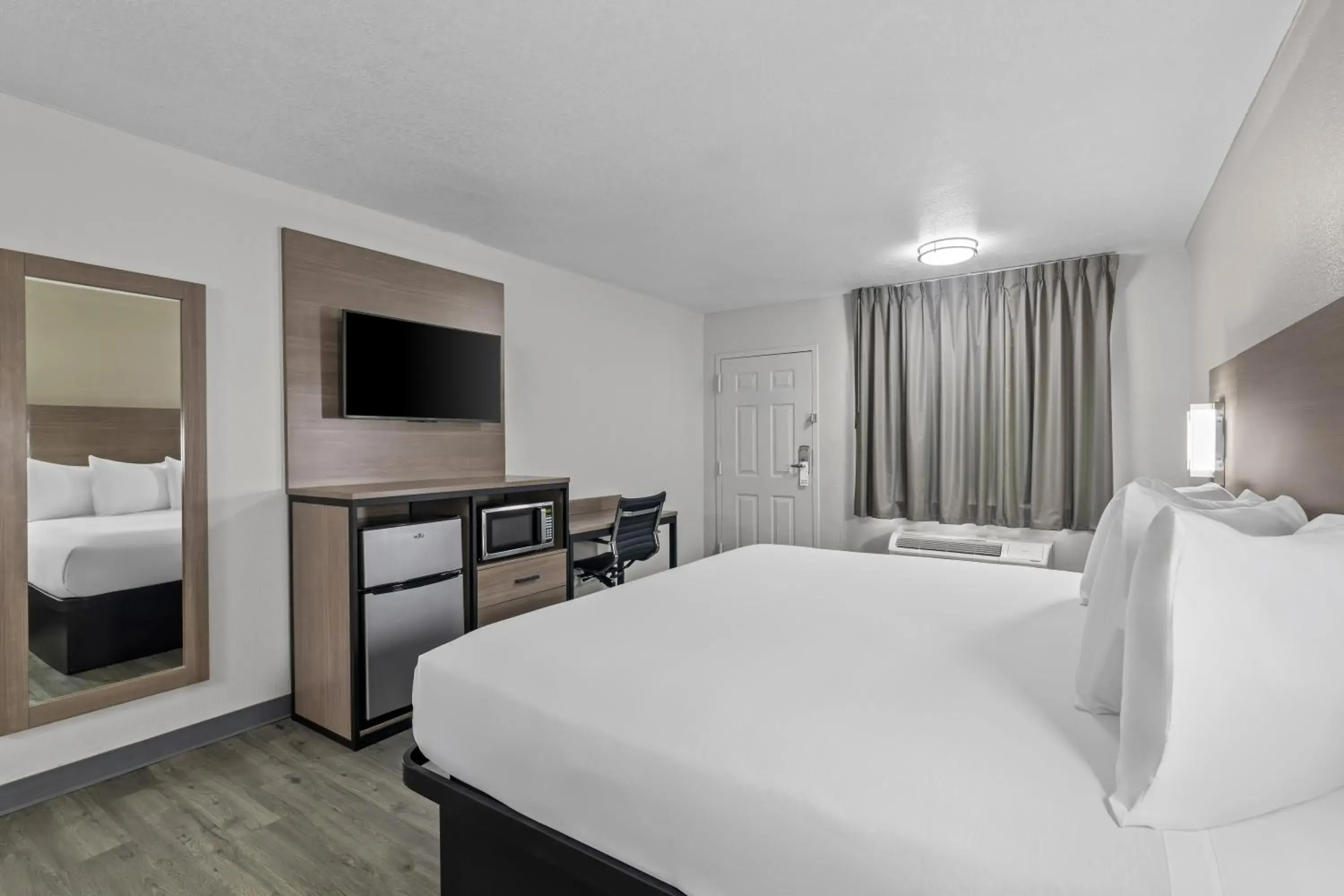 Bedroom, Bed in Americas Best Value Inn Austin Bedroom, Bed in Americas Best Value Inn Austin