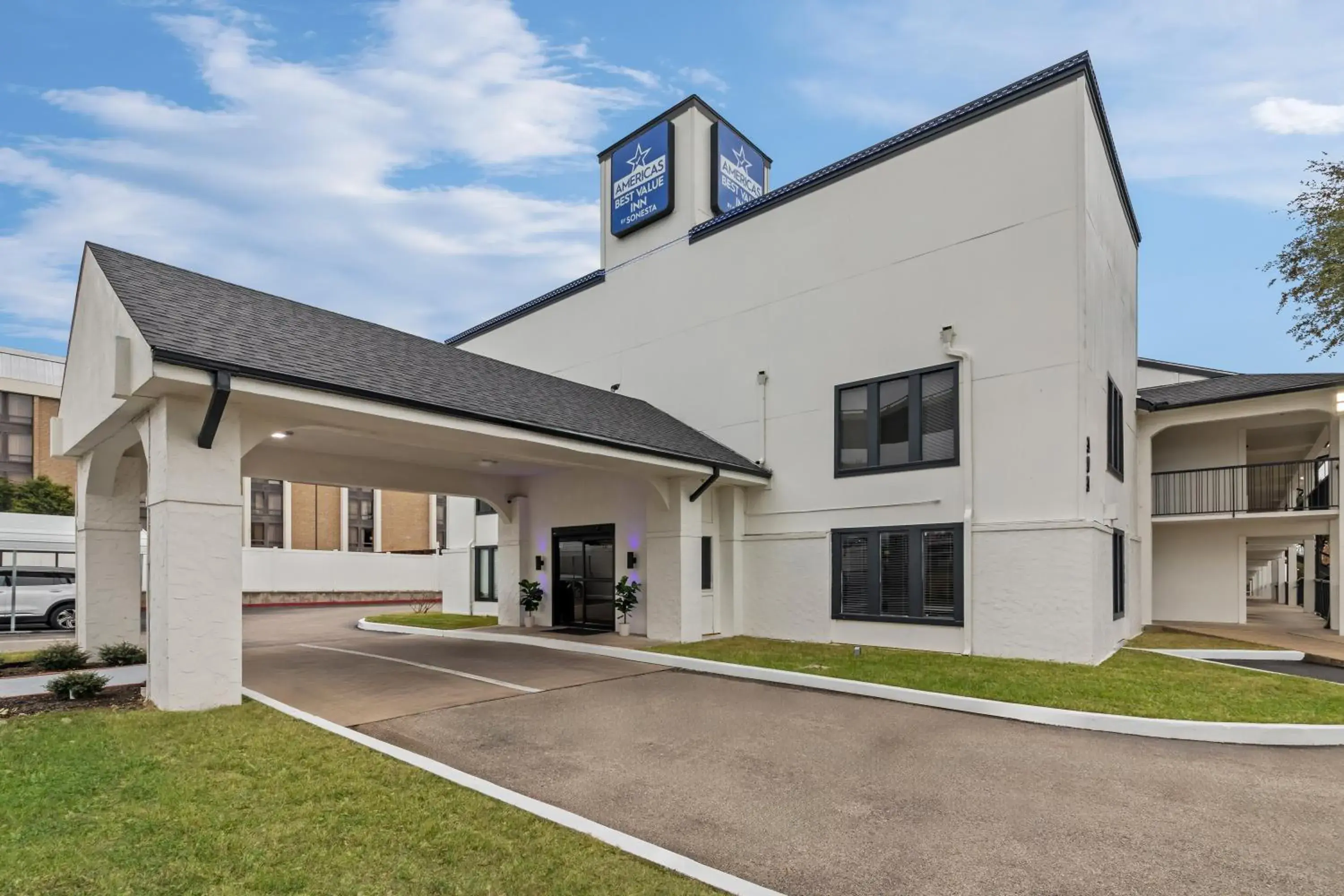 Property building in Americas Best Value Inn Austin Property building in Americas Best Value Inn Austin