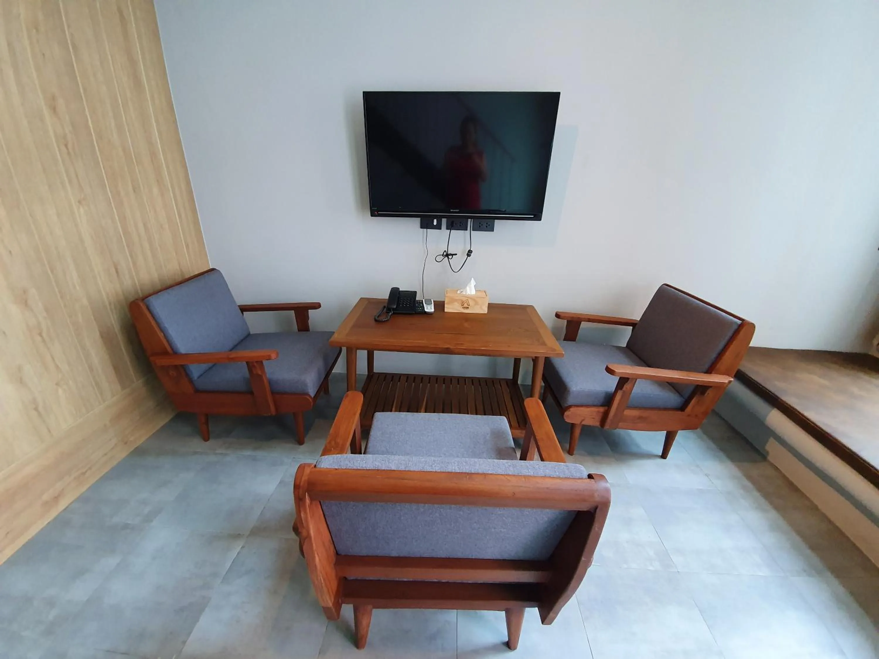 TV and multimedia in Atom Phuket Hotel