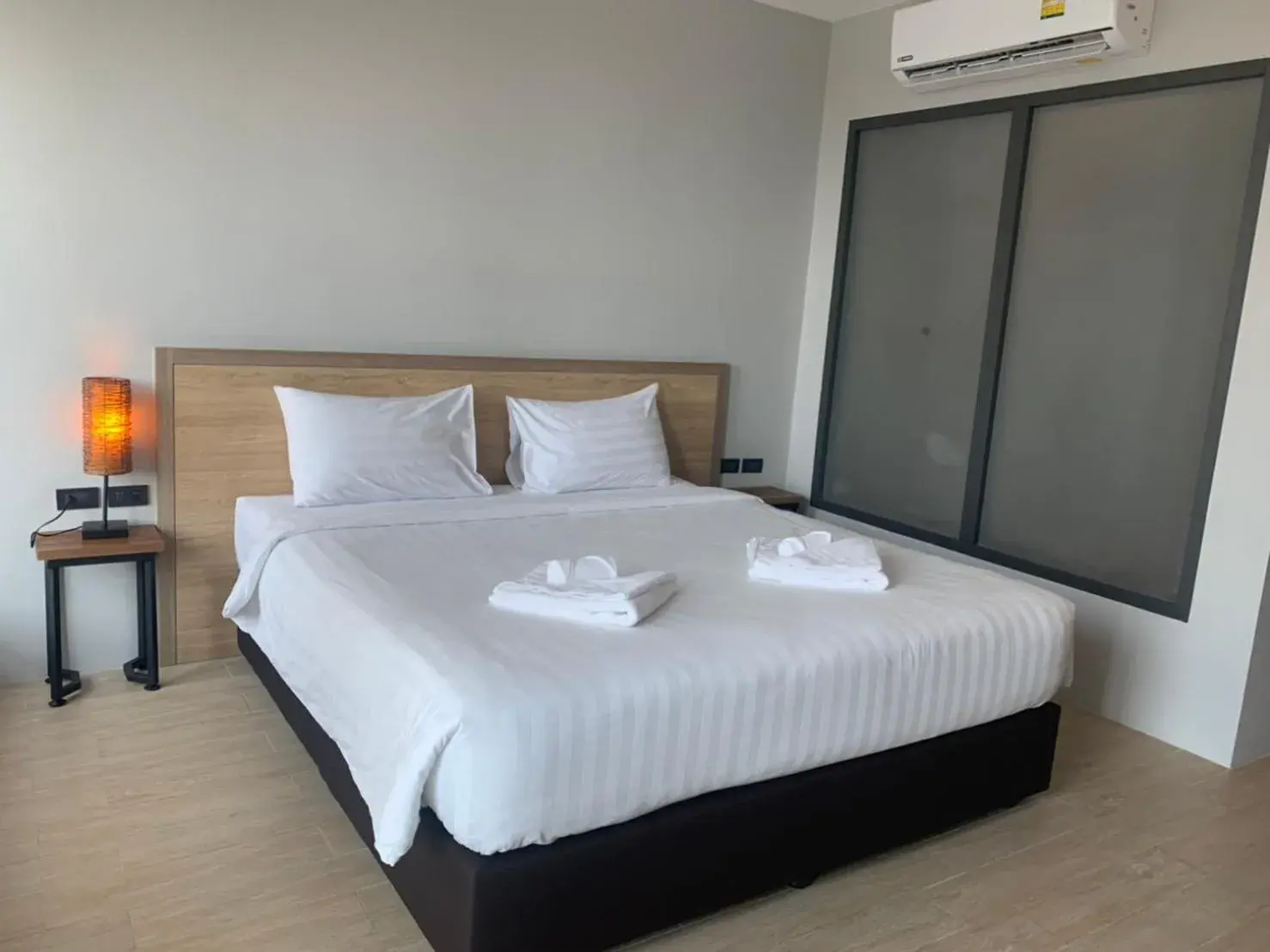 Deluxe Double Room with Balcony in Atom Phuket Hotel Deluxe Double Room with Balcony in Atom Phuket Hotel