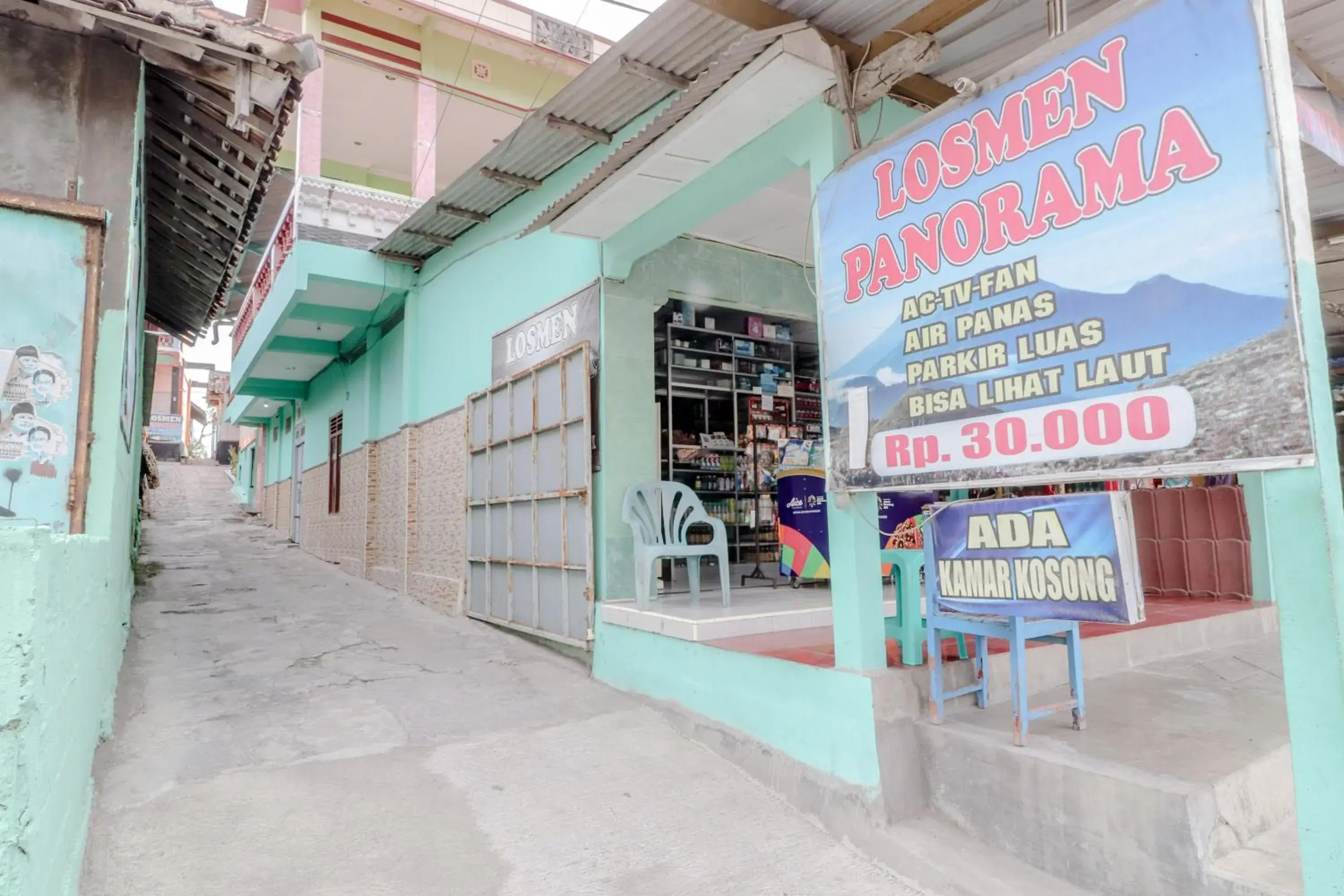 Property building in Losmen Panorama Property building in Losmen Panorama