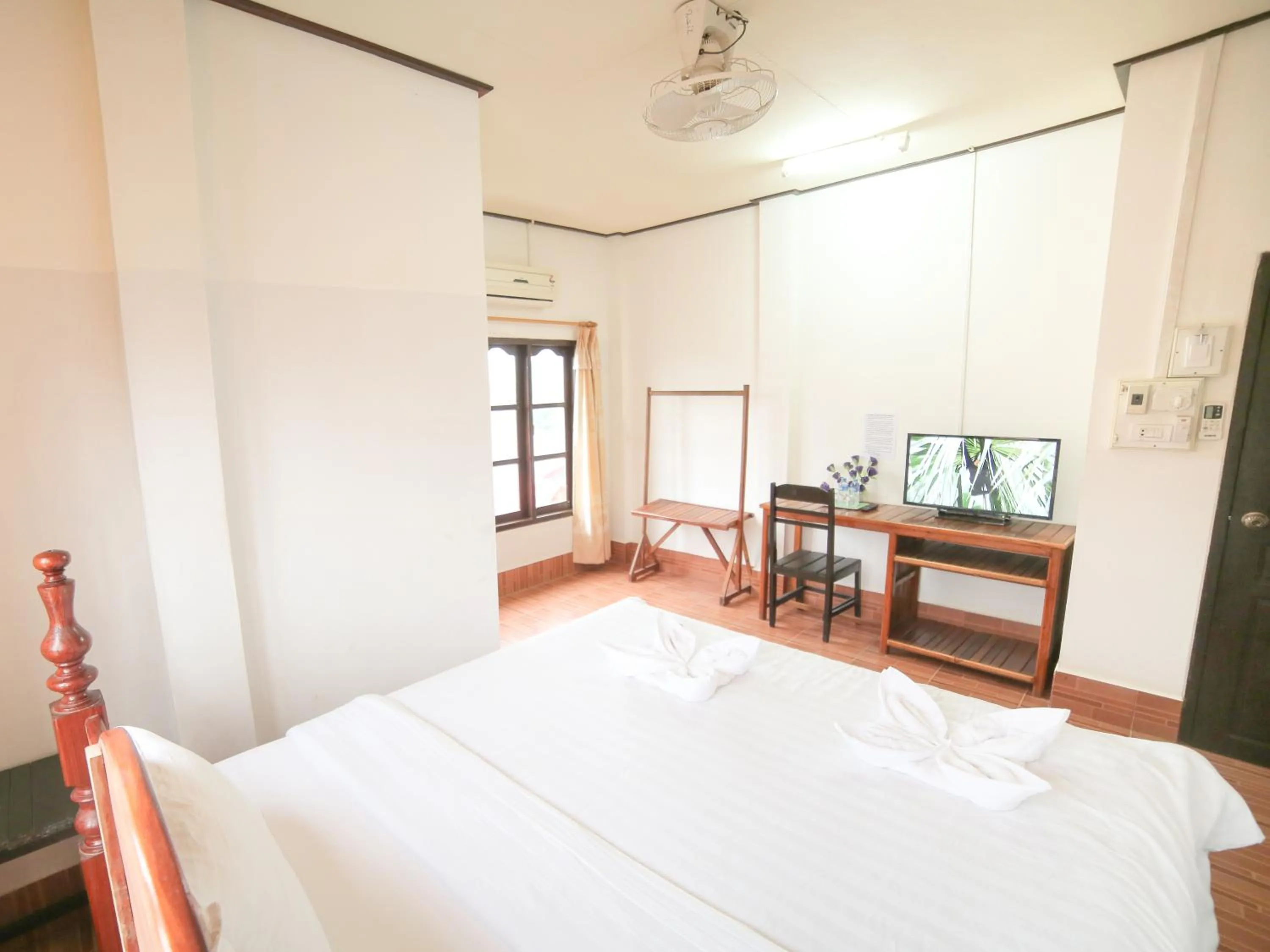Photo of the whole room, Bed in Maylay Guesthouse