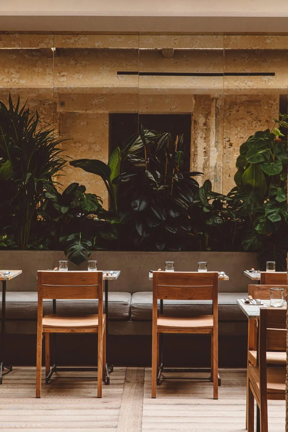 Lobby or reception in HOY Paris - Yoga Hotel