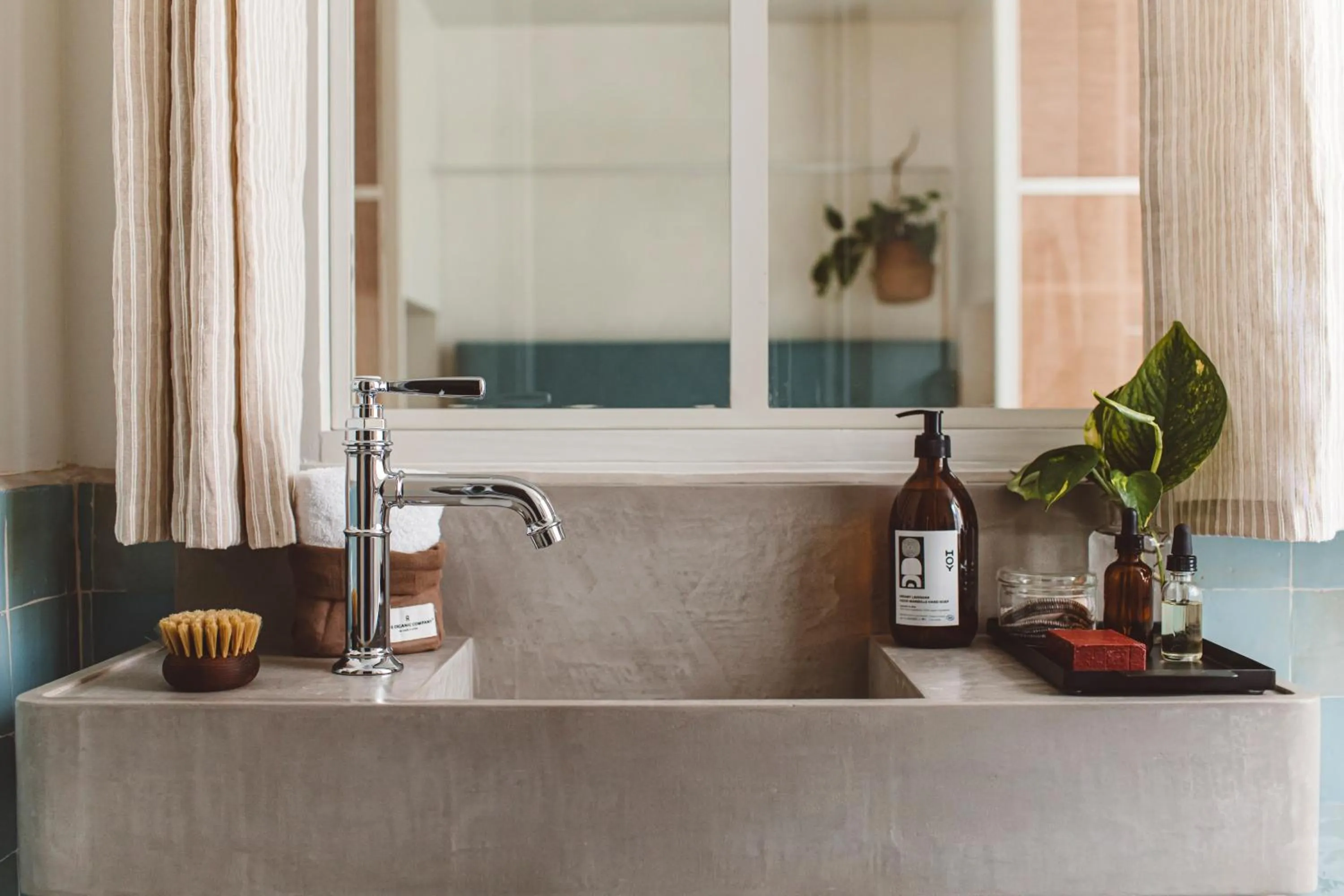 Bathroom in HOY Paris - Yoga Hotel