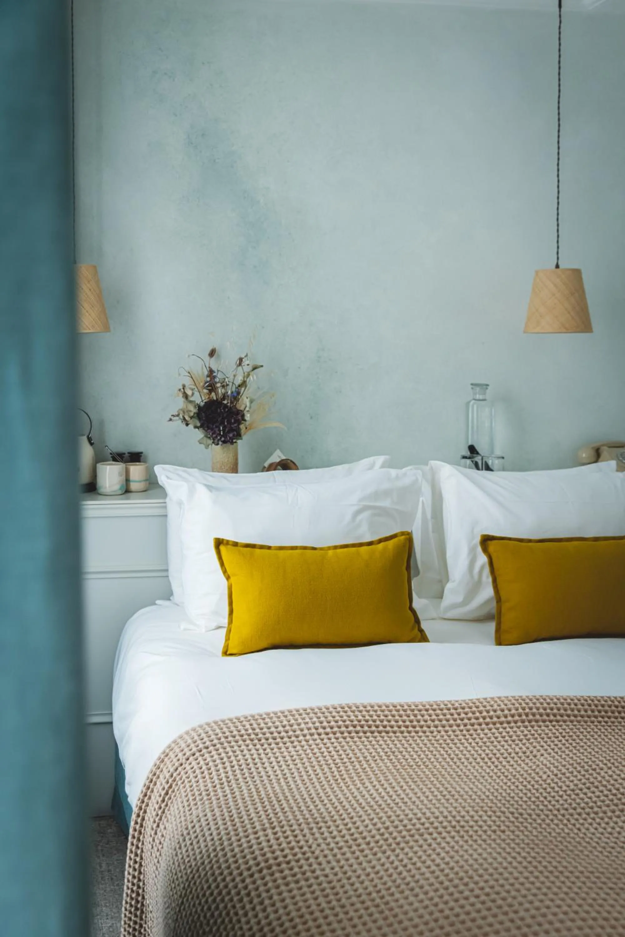 Bed in HOY Paris - Yoga Hotel