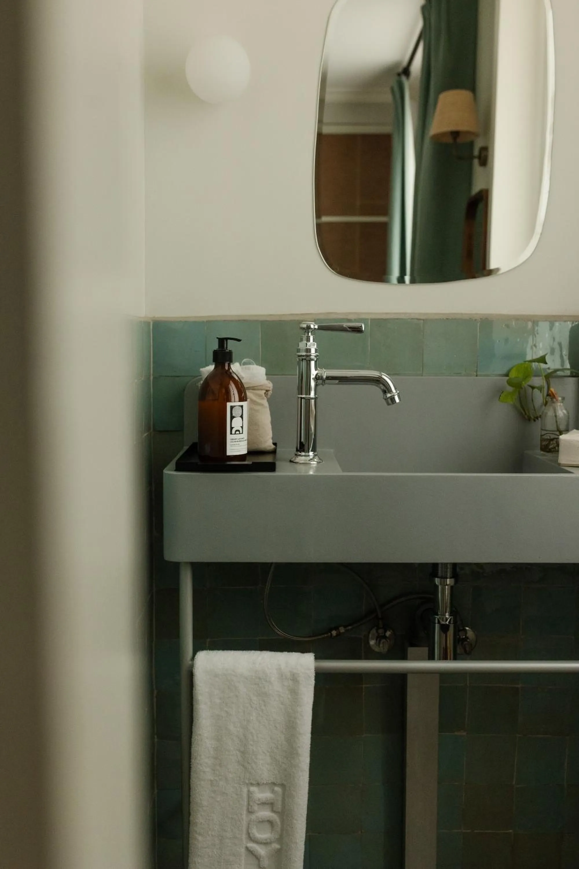 HOY Paris - Yoga Hotel