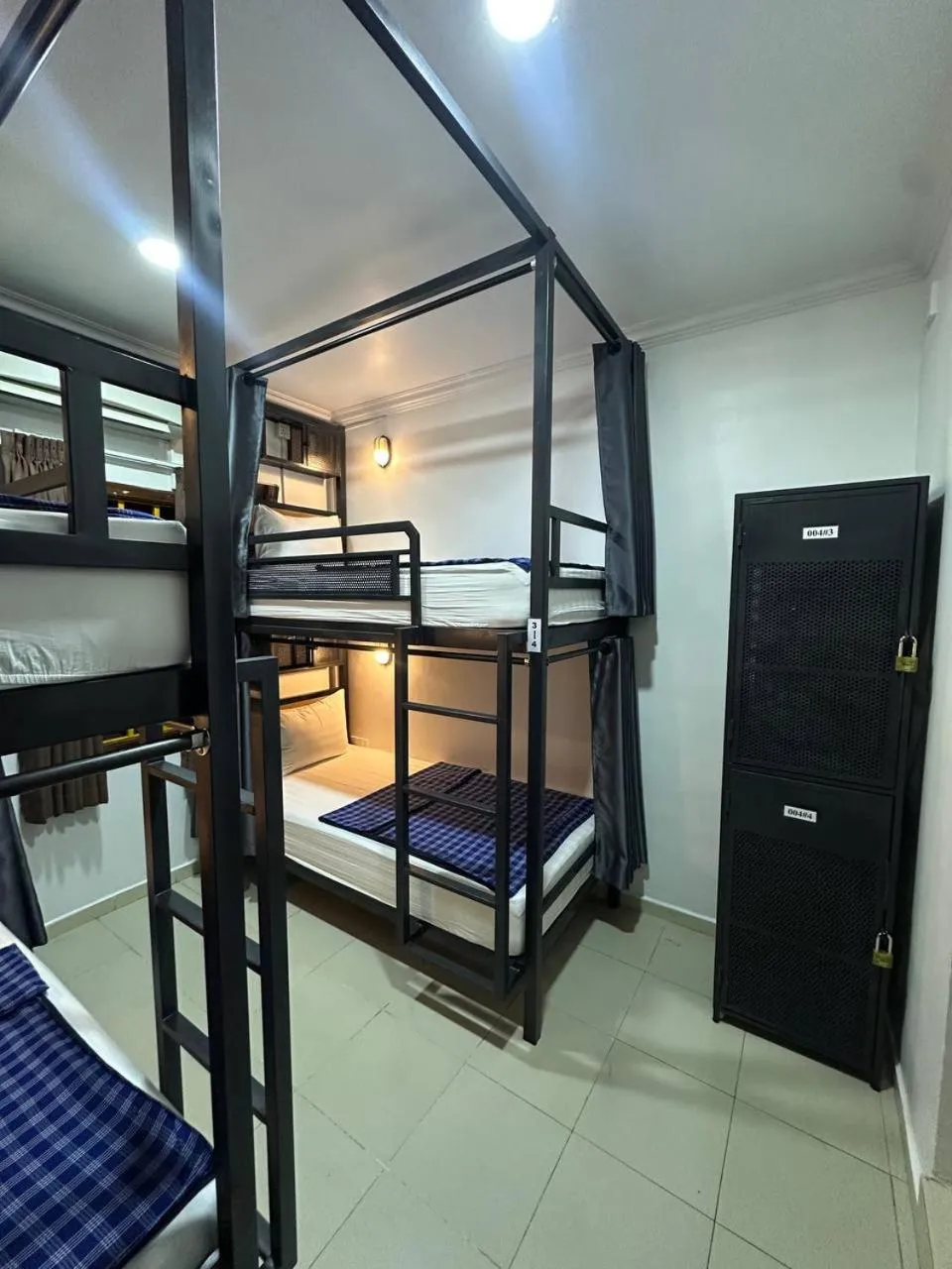 Bedroom, Bed in Poolside Villa
