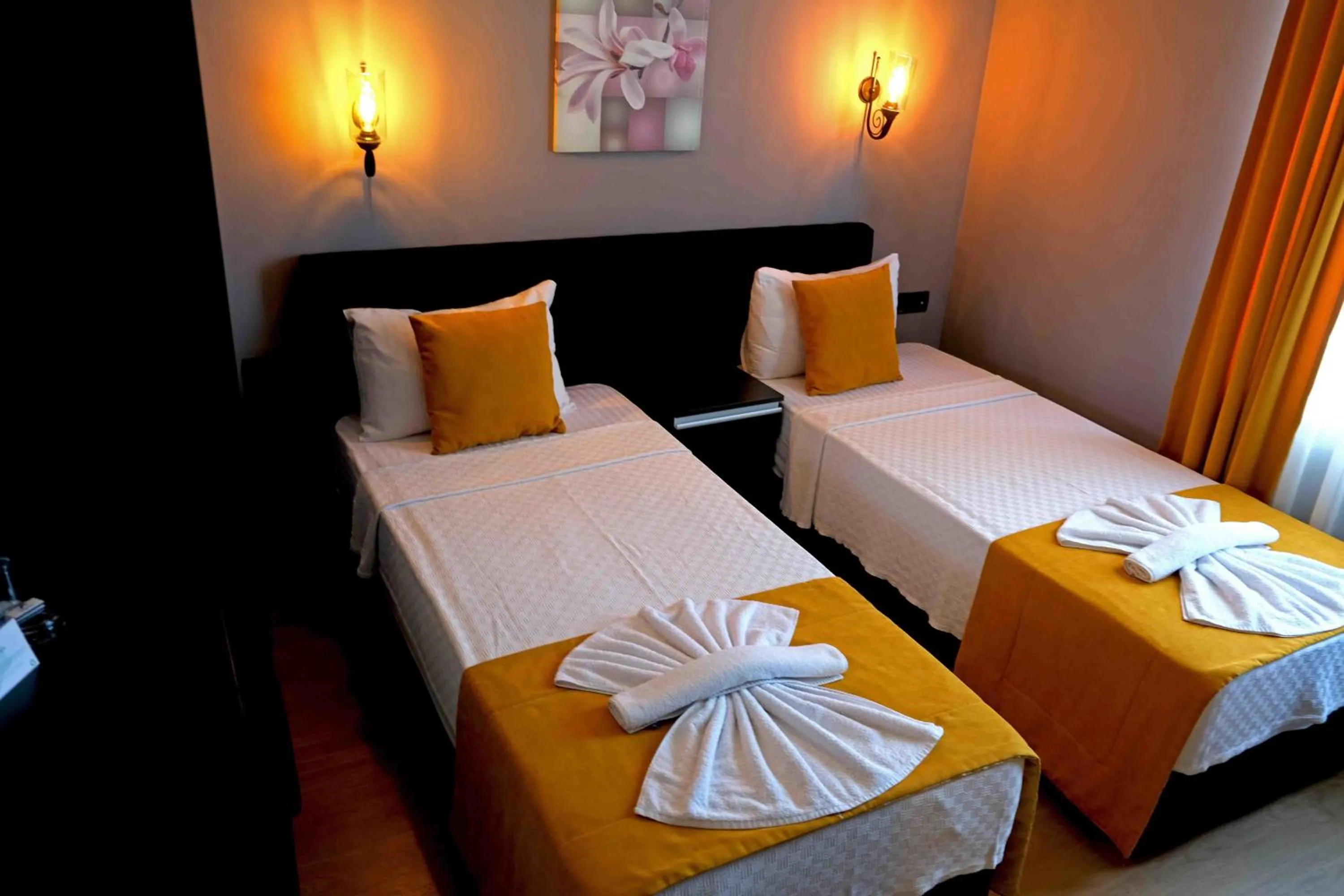 Bed in Yasemin Hotel