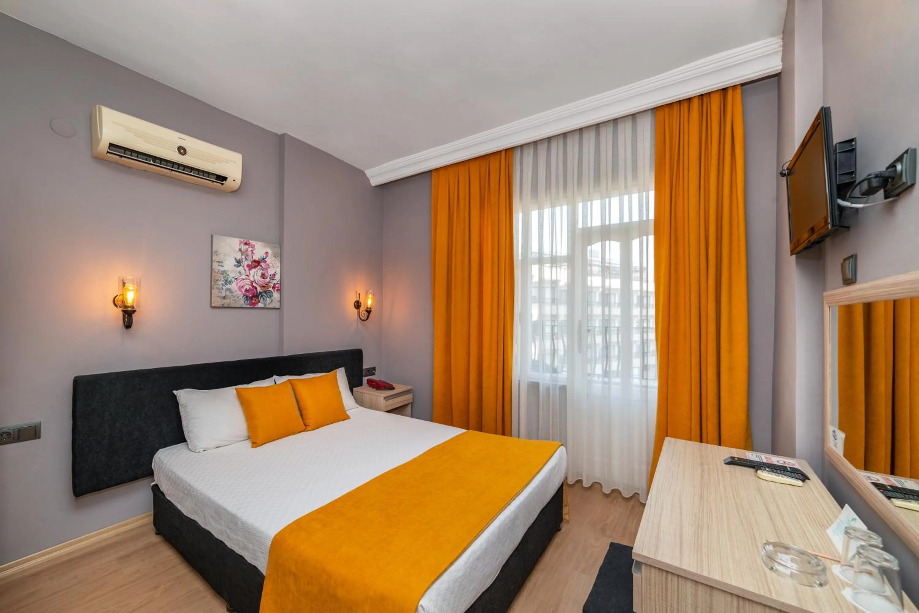 Bed in Yasemin Hotel