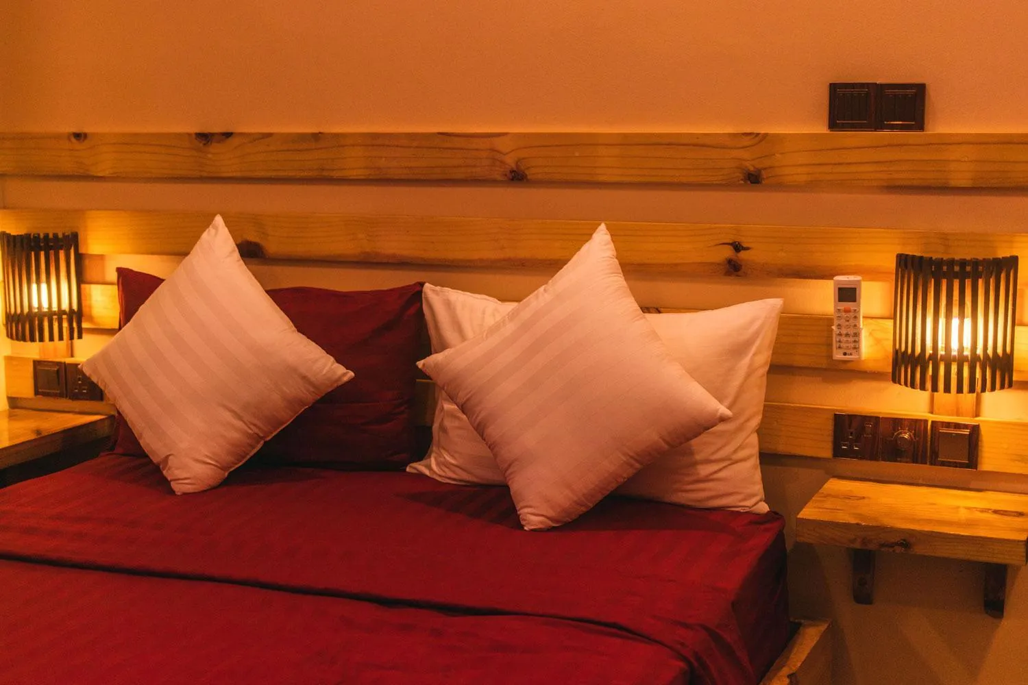 Bed in Endheri Sunset Dhangethi