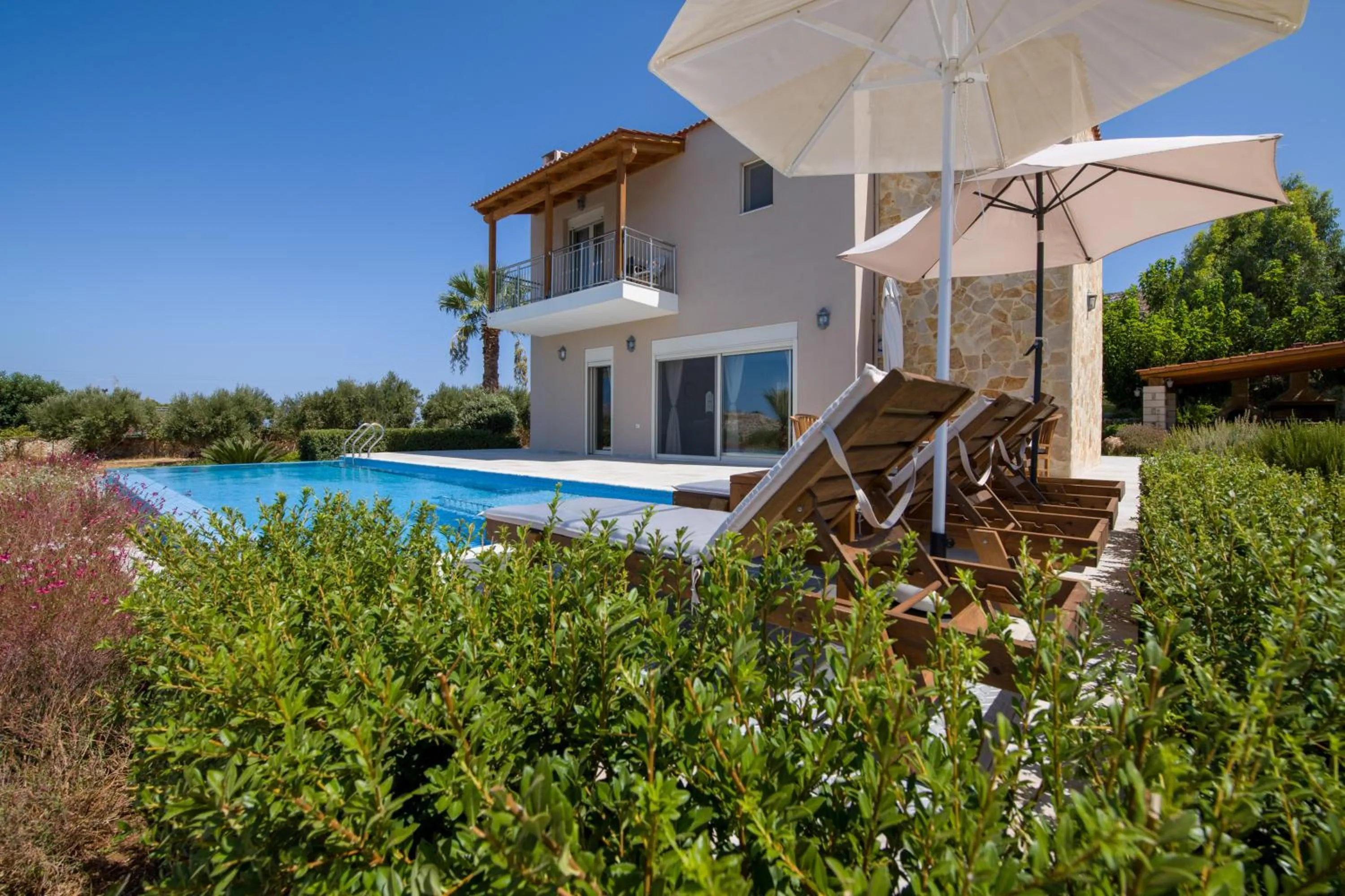 Property building in Villa Koutalas