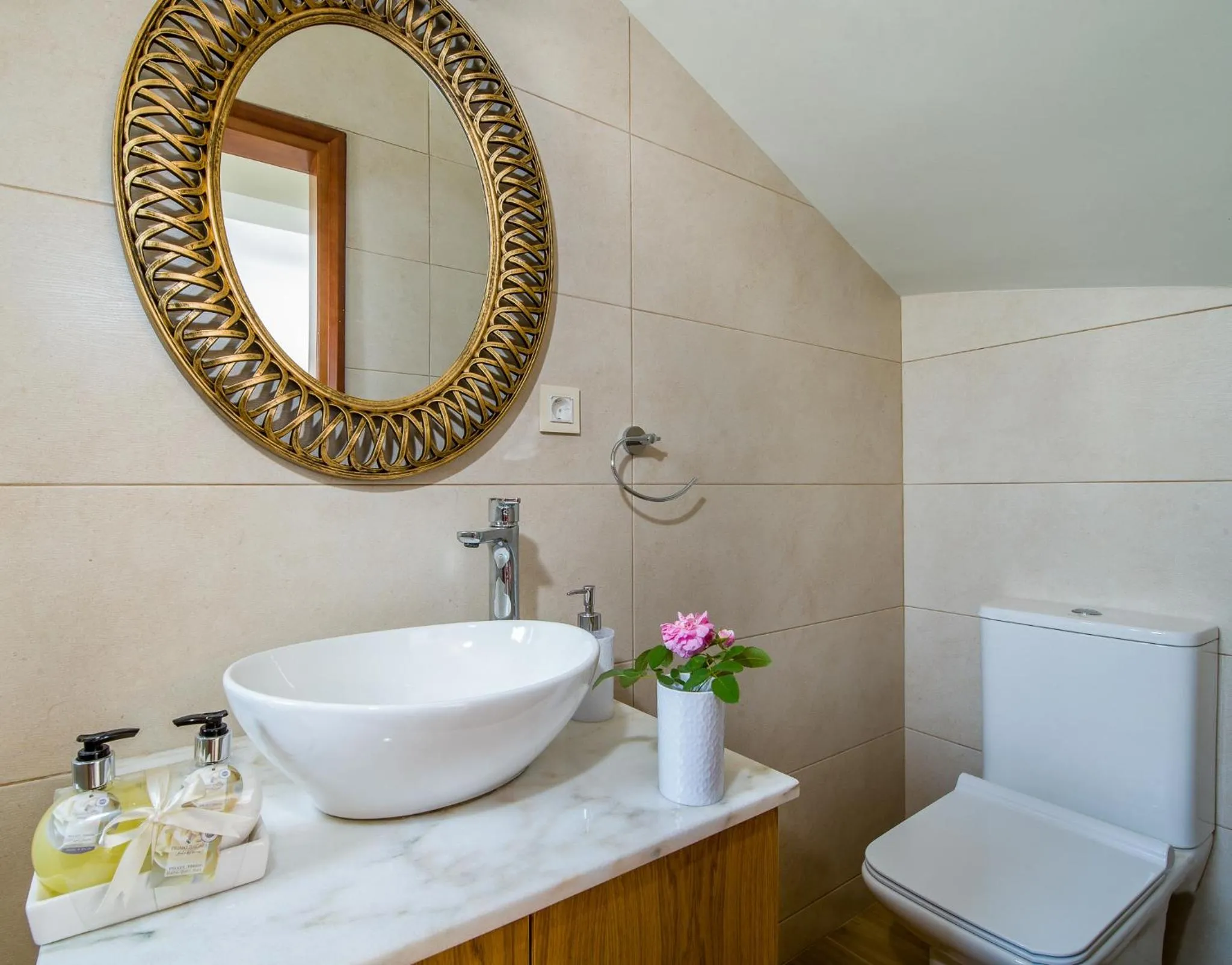 Bathroom in Villa Koutalas