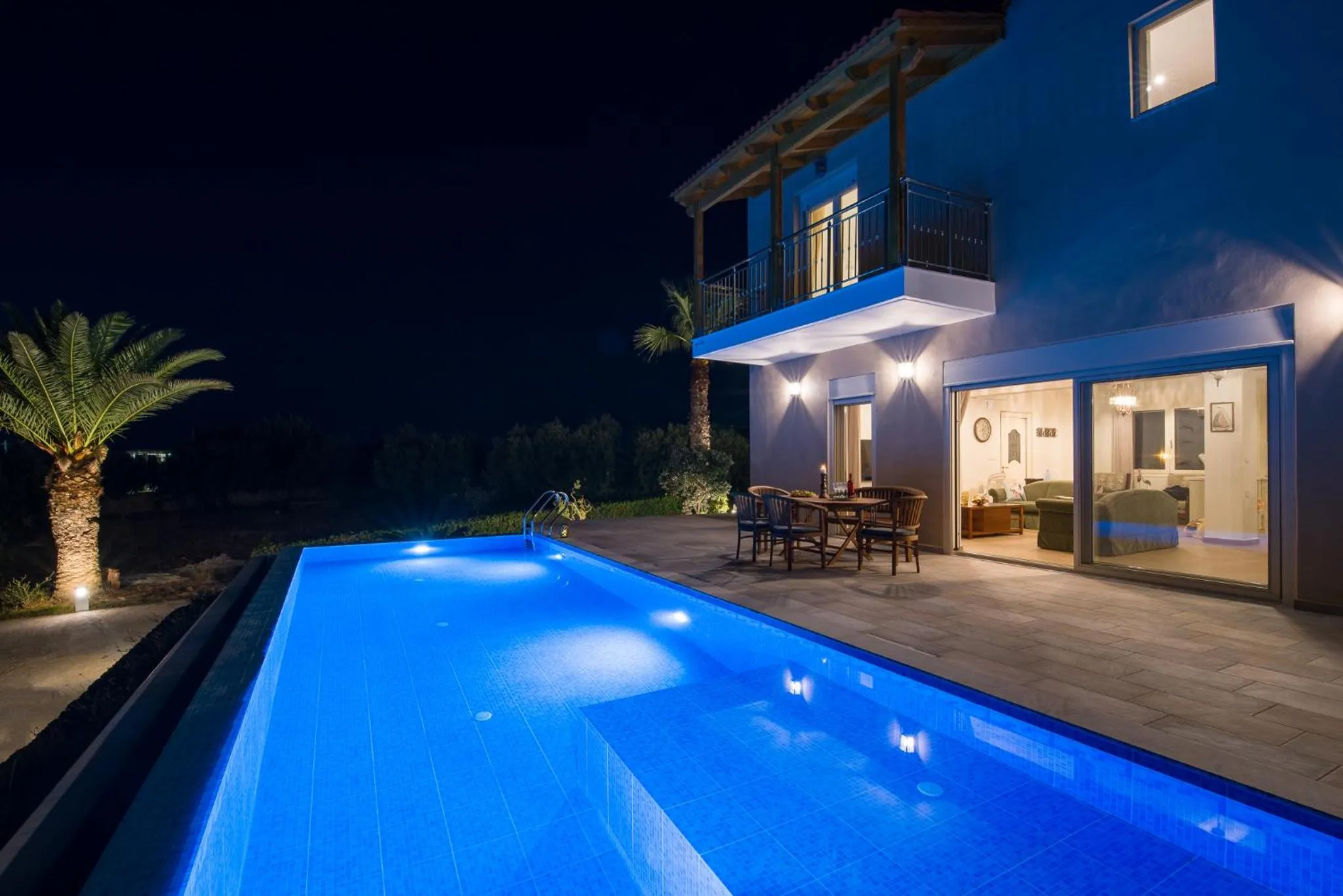 Swimming pool in Villa Koutalas