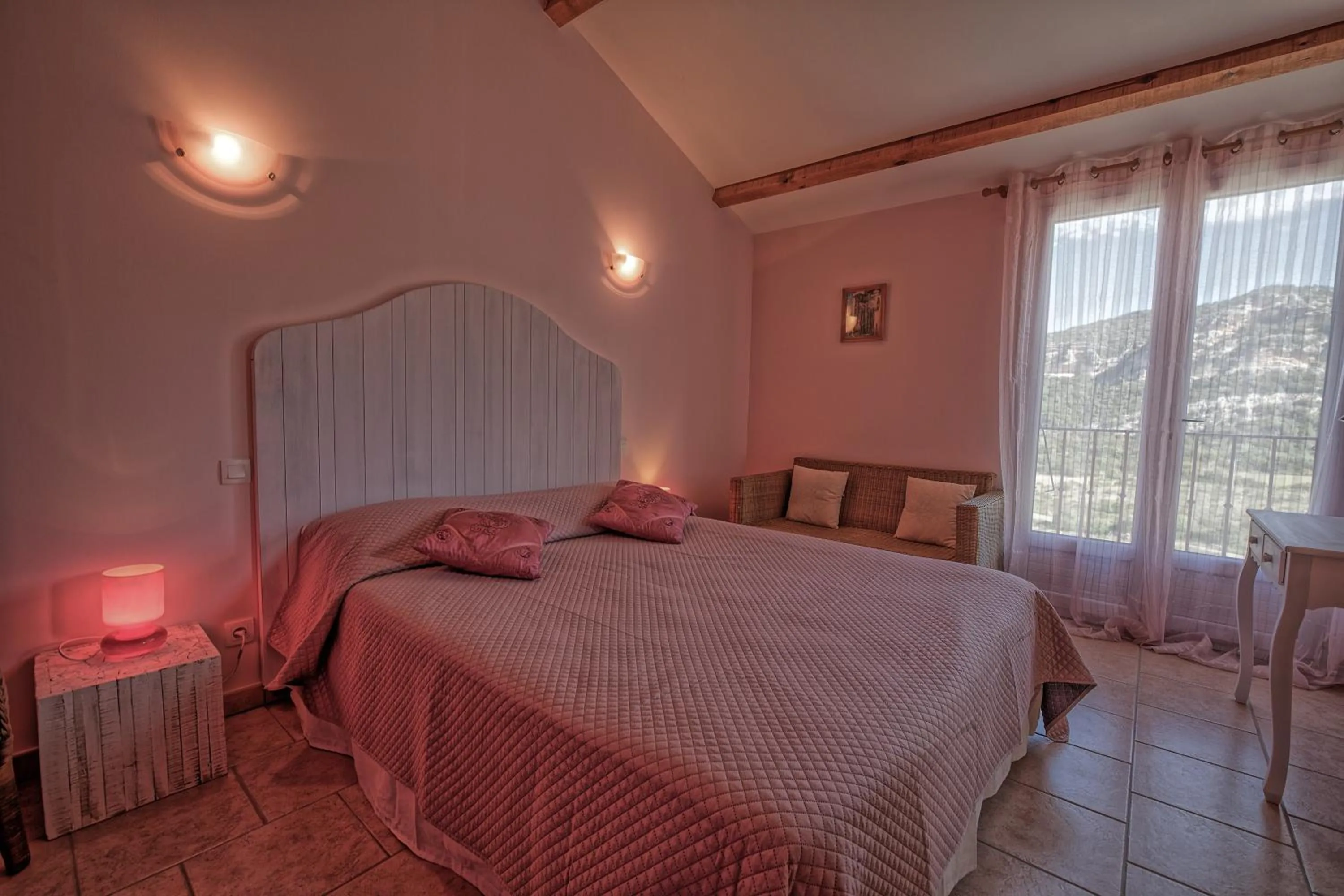 Bed in Auberge Lustincone