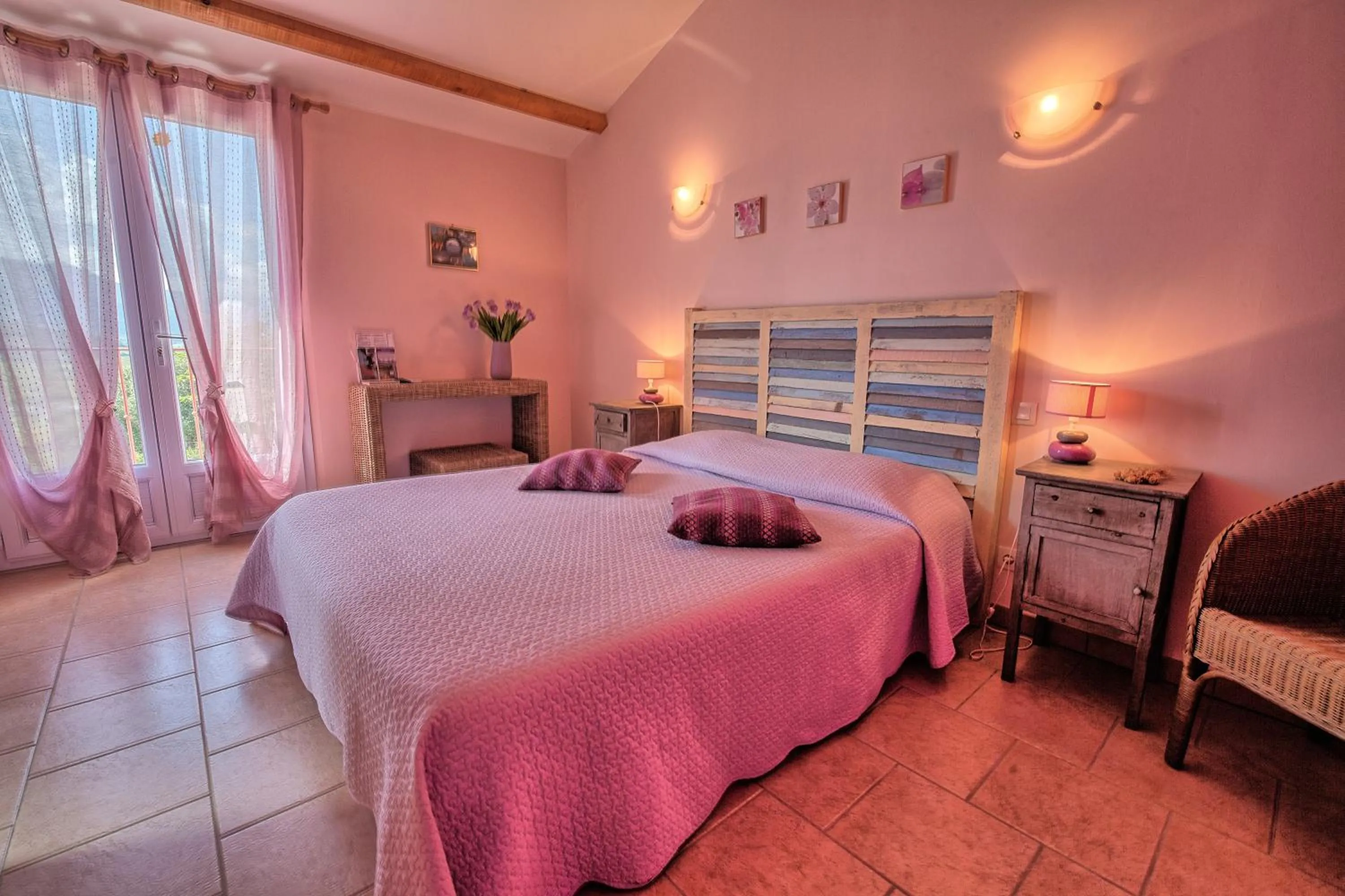 Bed in Auberge Lustincone