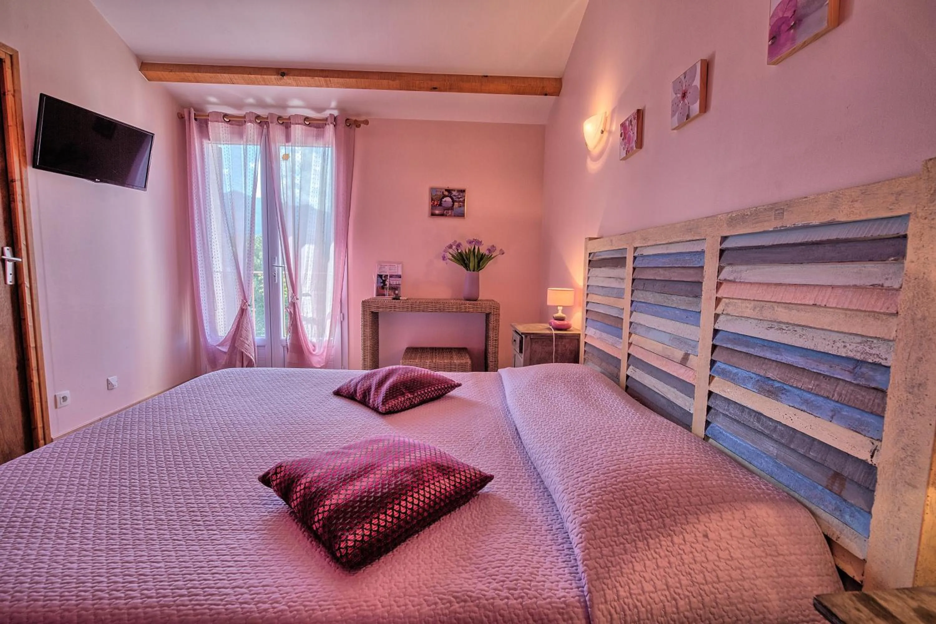 Bed in Auberge Lustincone