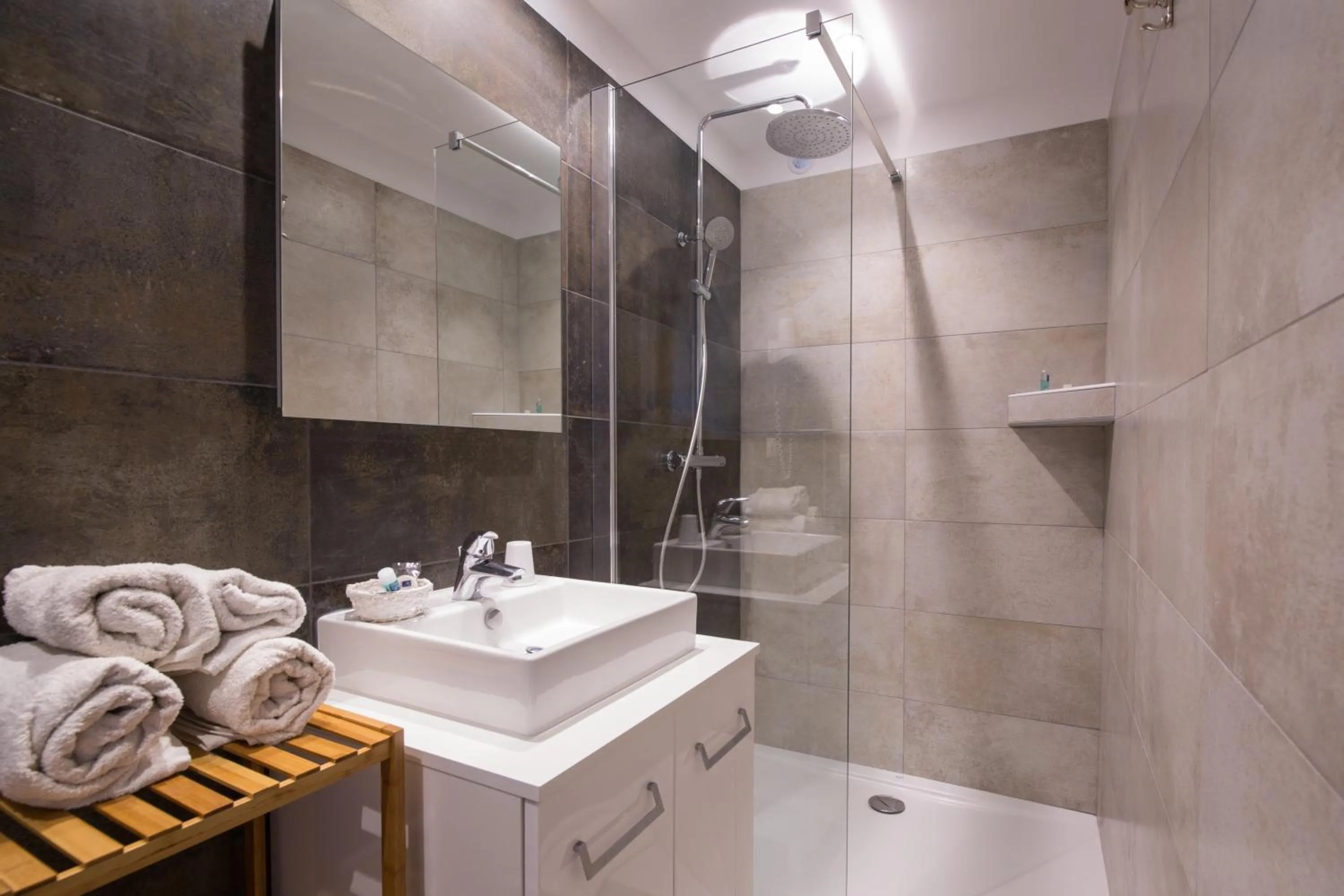 Bathroom in Auberge Lustincone