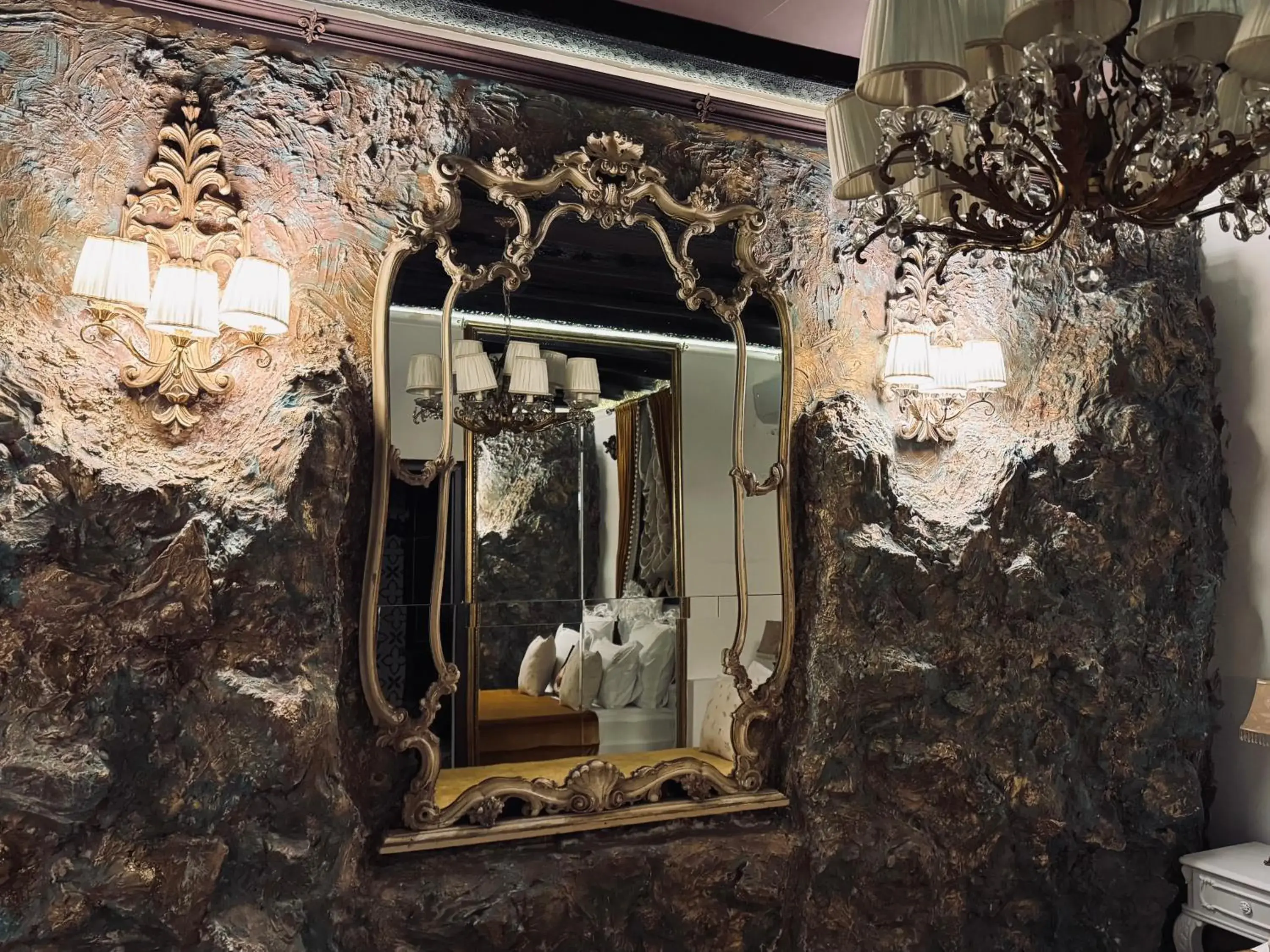 Bedroom in Conacul Coroanei Luxury Boutique Bedroom in Conacul Coroanei Luxury Boutique