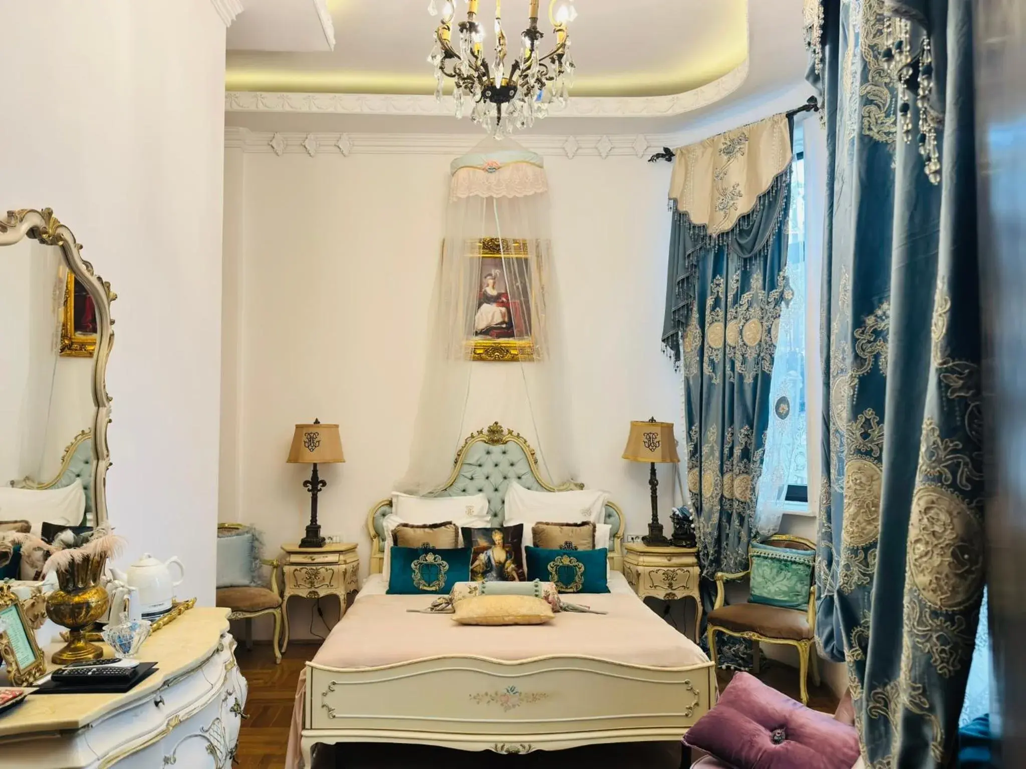 Bedroom in Conacul Coroanei Luxury Boutique Bedroom in Conacul Coroanei Luxury Boutique