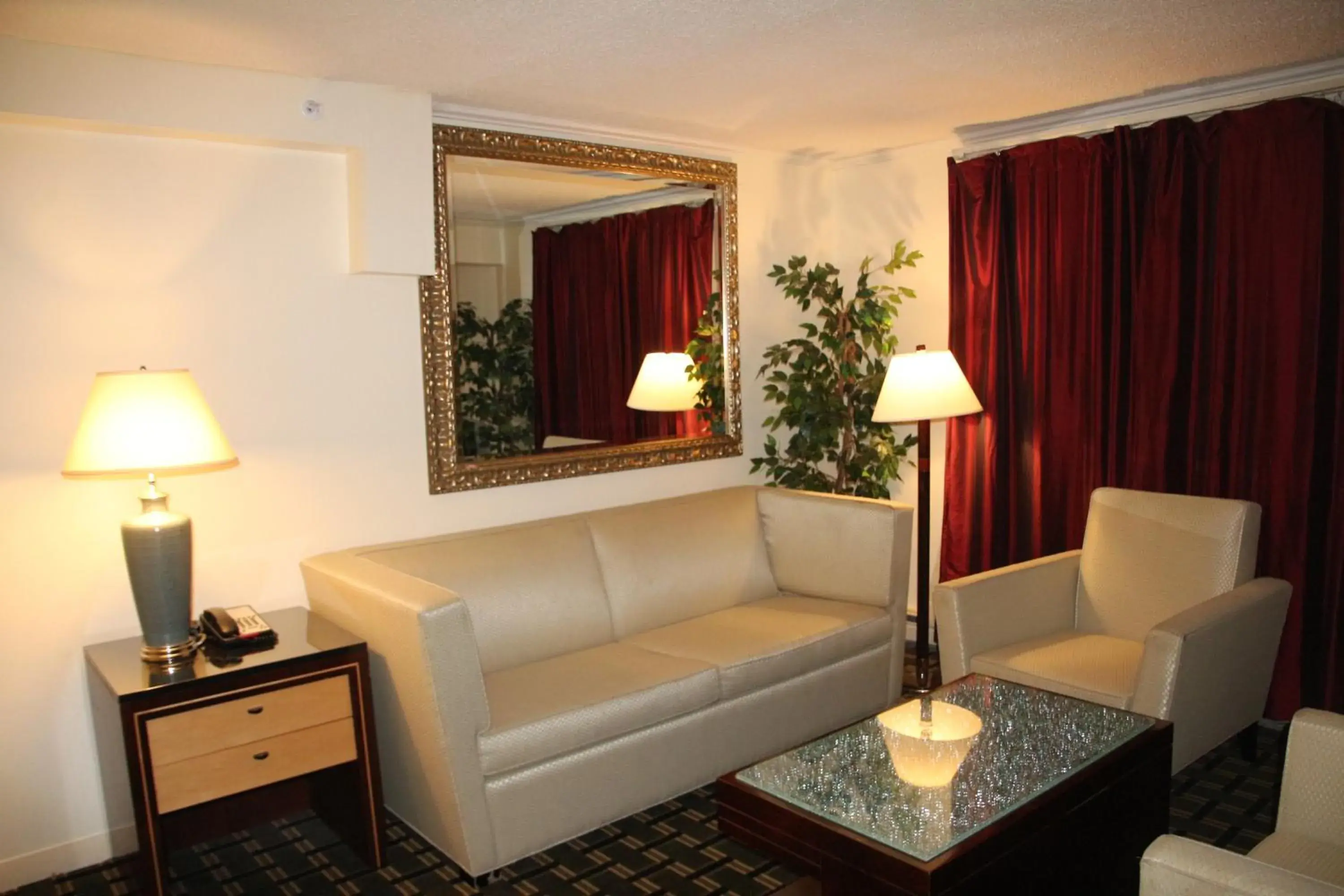 Living room in Bedford Plaza Hotel - Boston Living room in Bedford Plaza Hotel - Boston