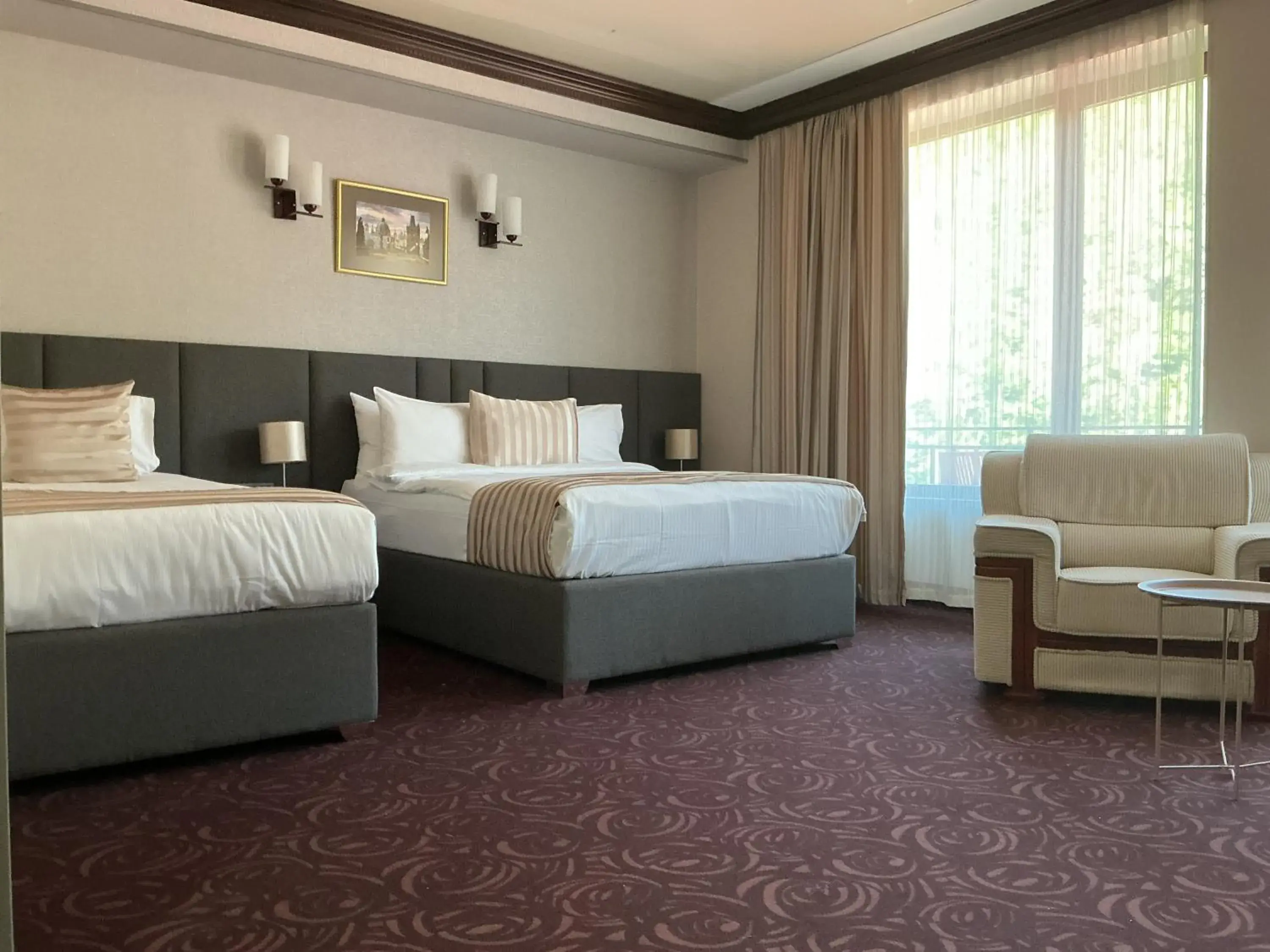 Deluxe King Room in Best Western Plus Paradise Hotel Dilijan Deluxe King Room in Best Western Plus Paradise Hotel Dilijan