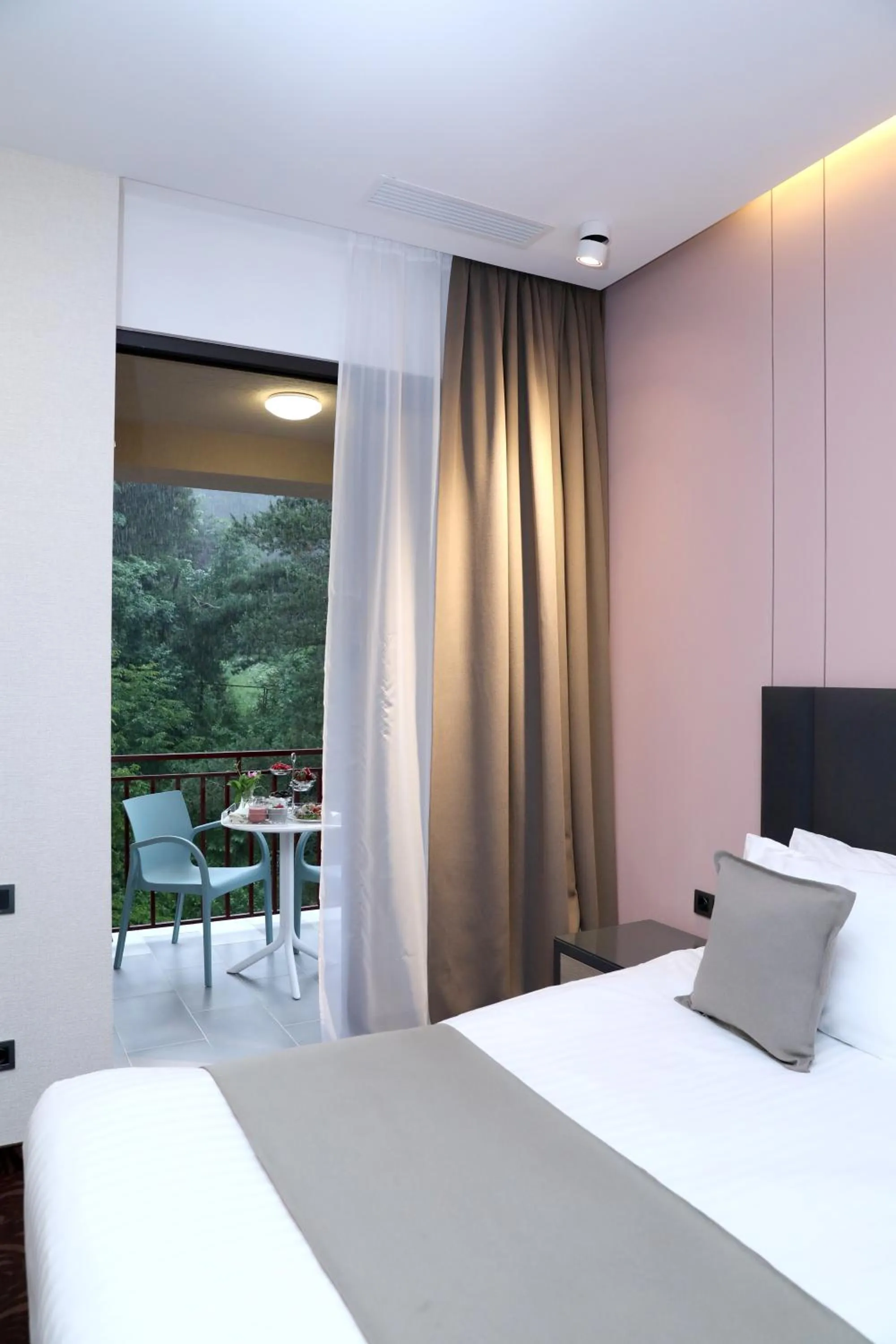 Bed in Best Western Plus Paradise Hotel Dilijan