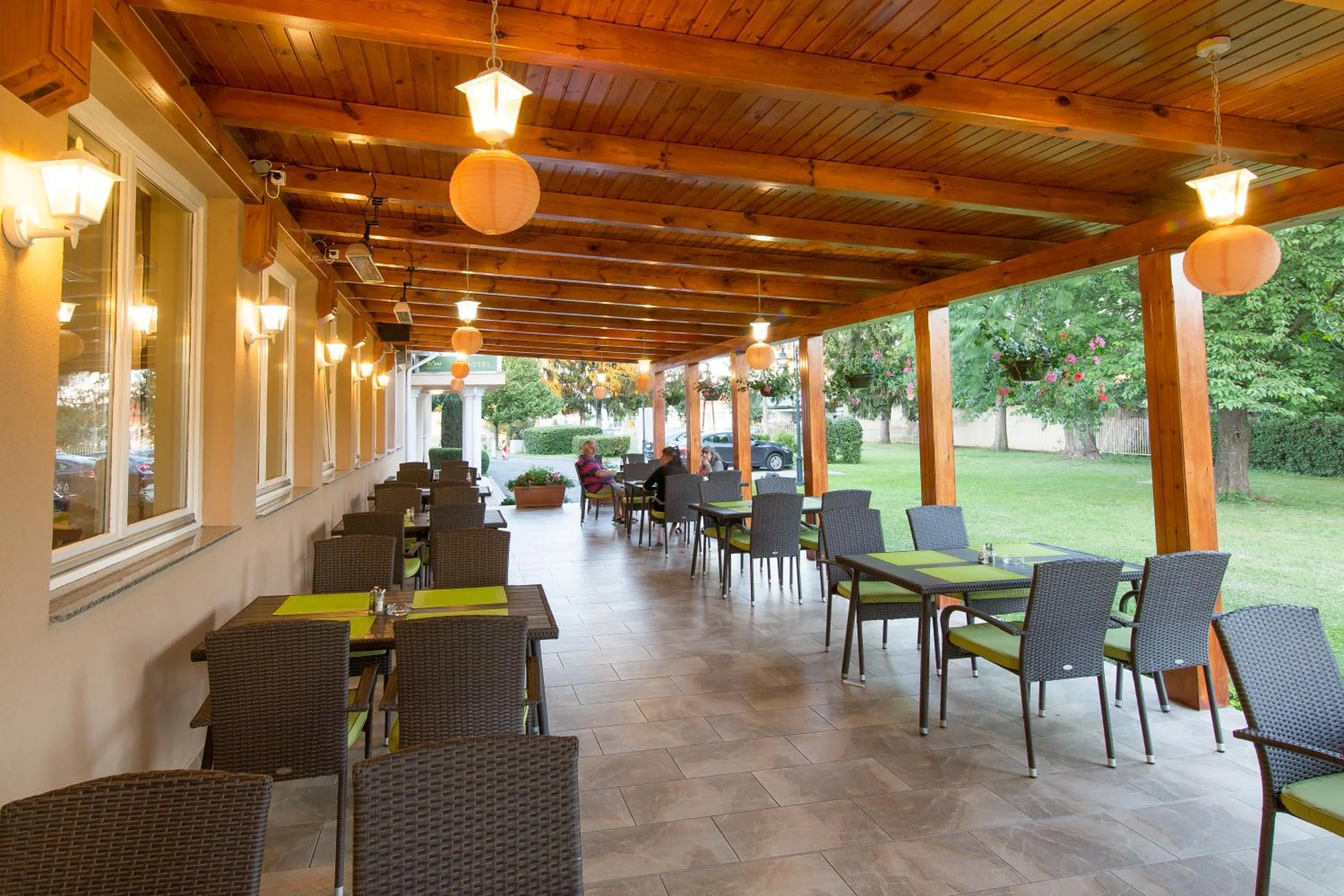 Property building in Lipa Hotel és Étterem