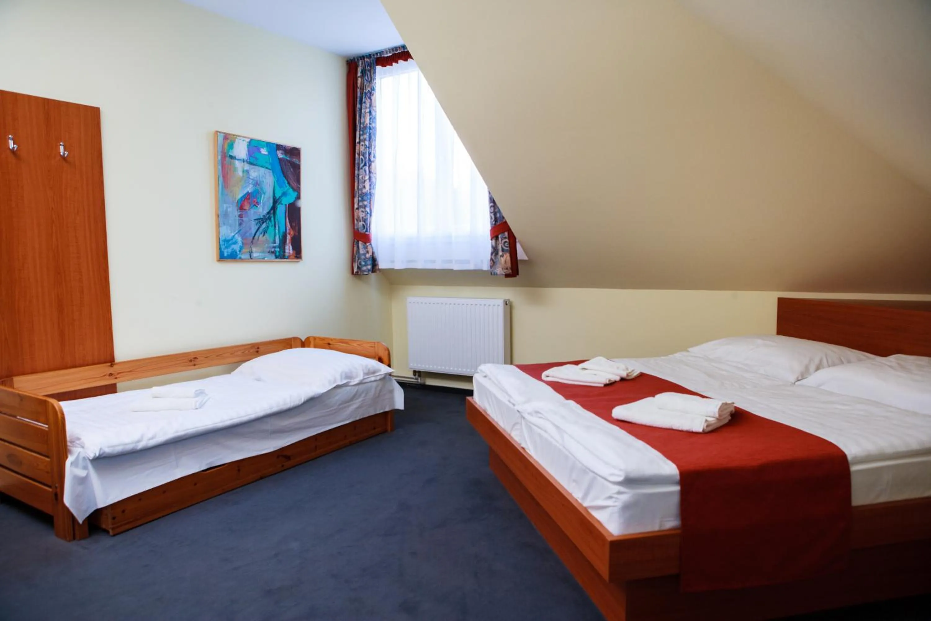 Bed in Lipa Hotel és Étterem