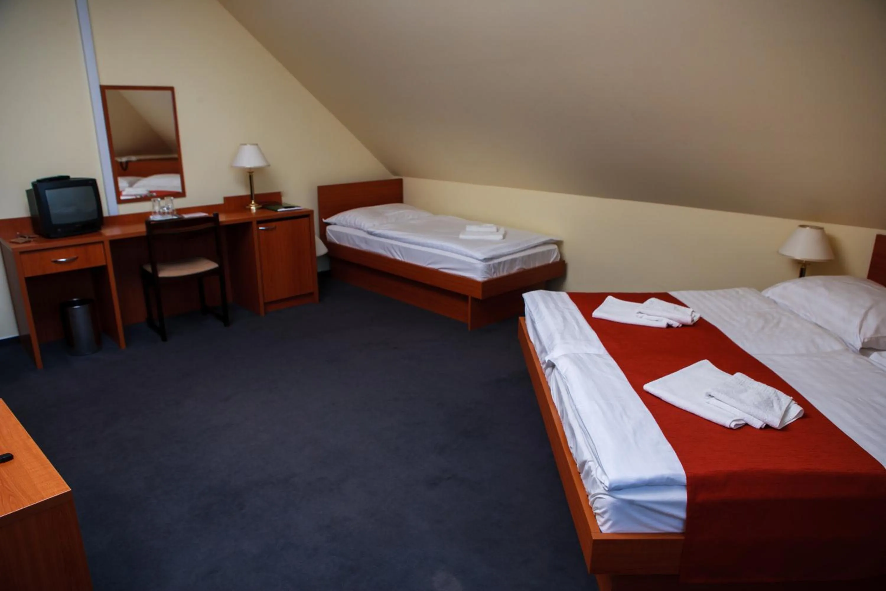 Bed in Lipa Hotel és Étterem