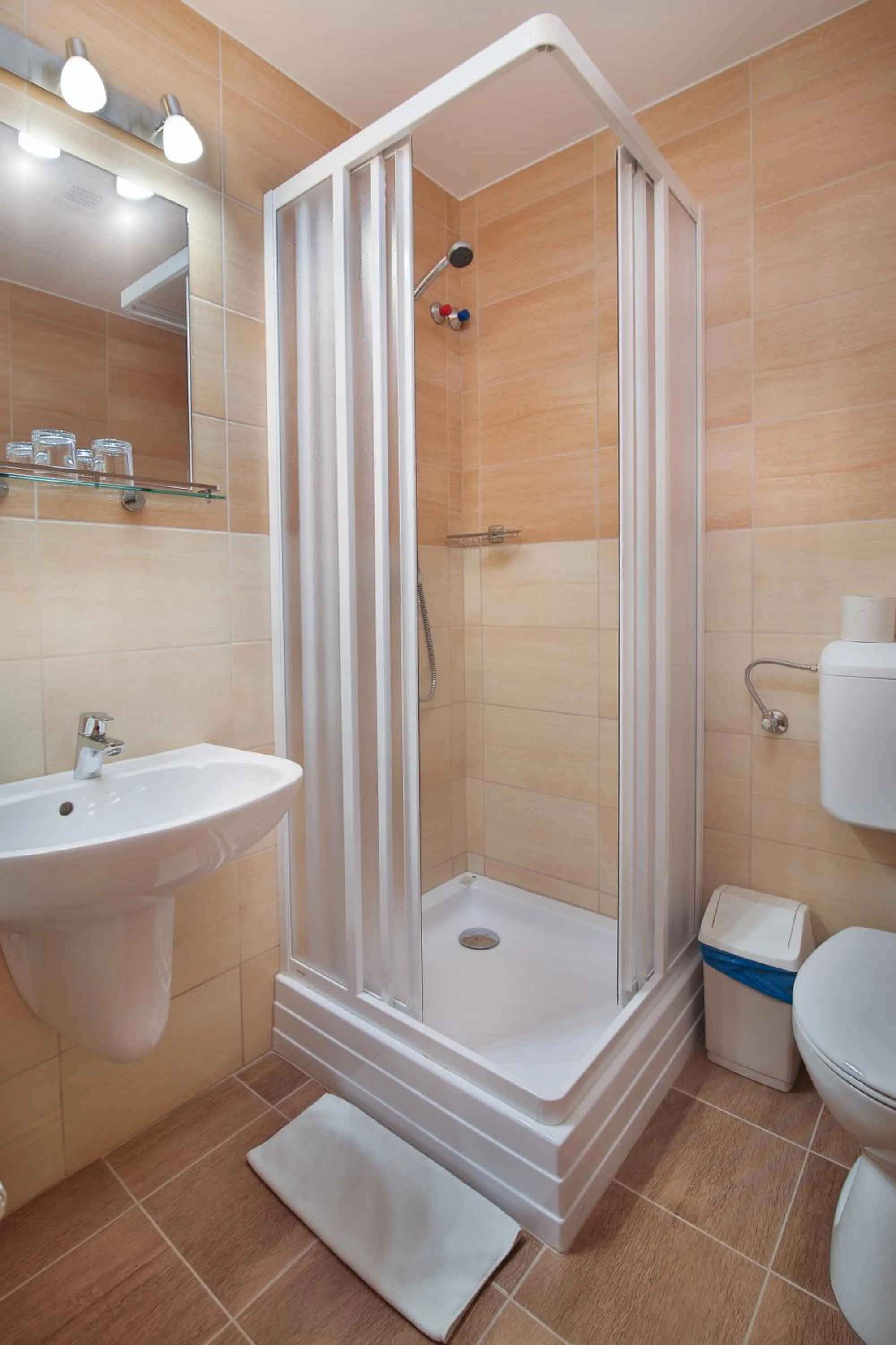 Property building in Lipa Hotel és Étterem