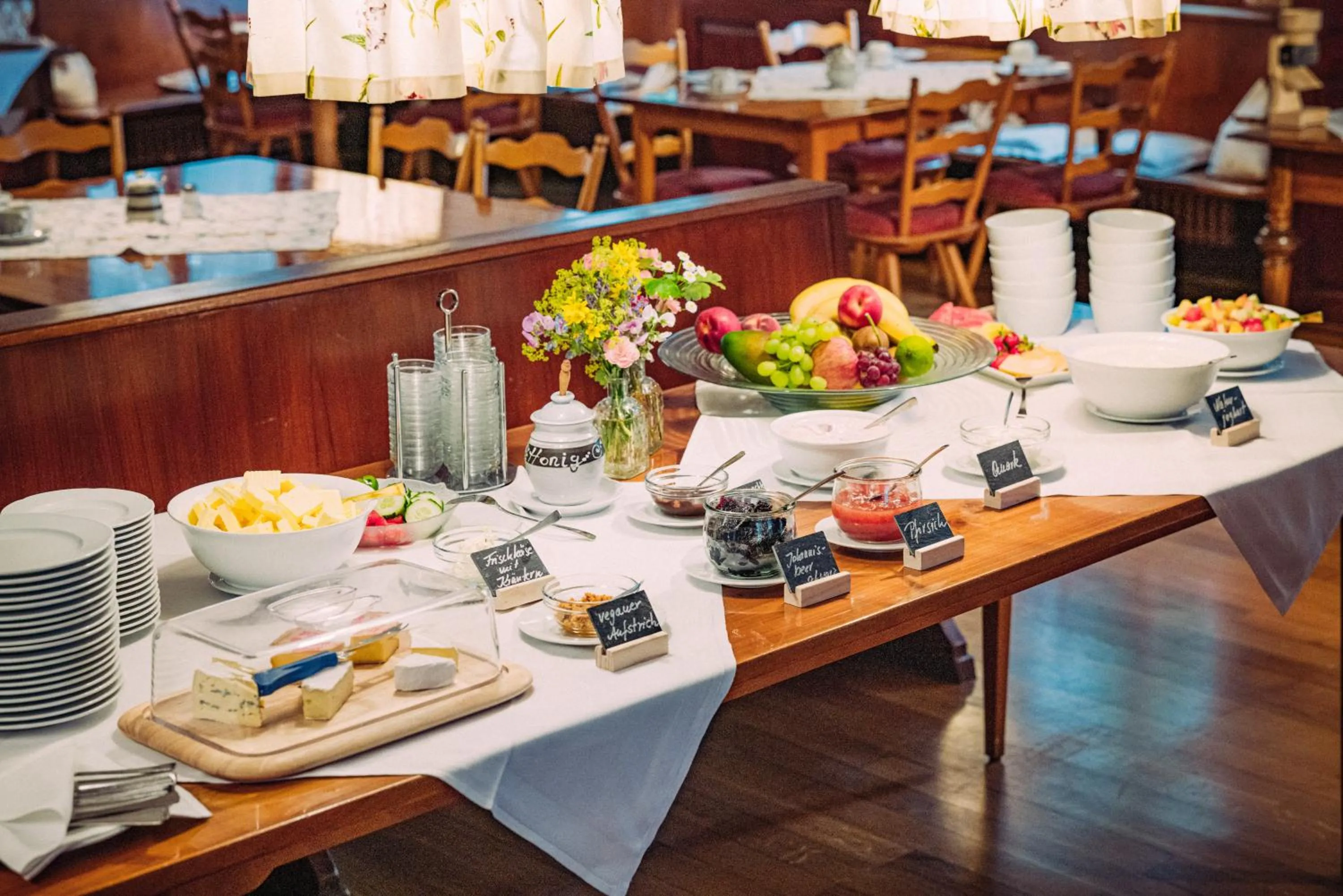 Buffet breakfast in Landgasthof Keller