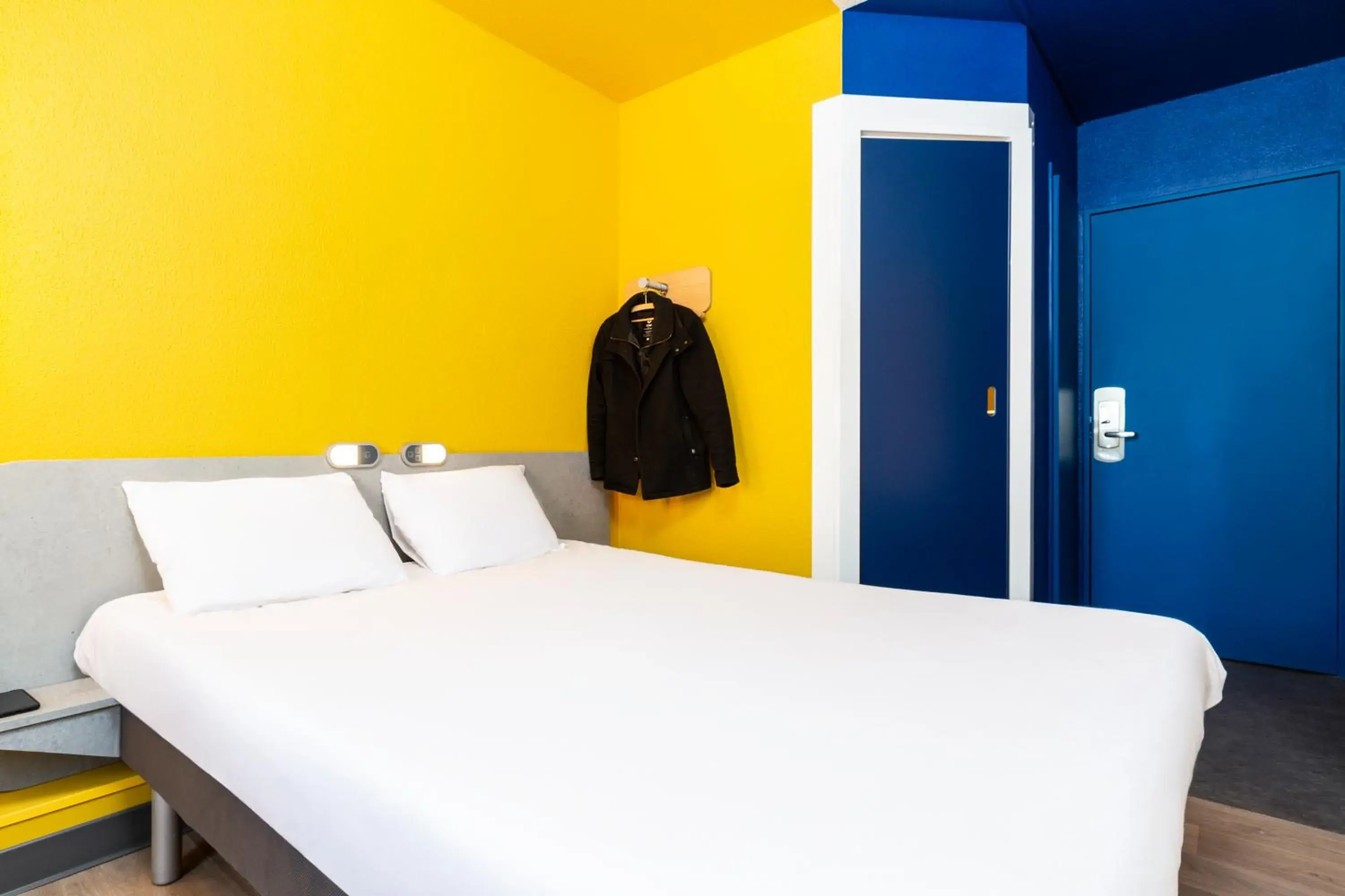 Bedroom, Bed in ibis budget Paris Porte de Vincennes Bedroom, Bed in ibis budget Paris Porte de Vincennes