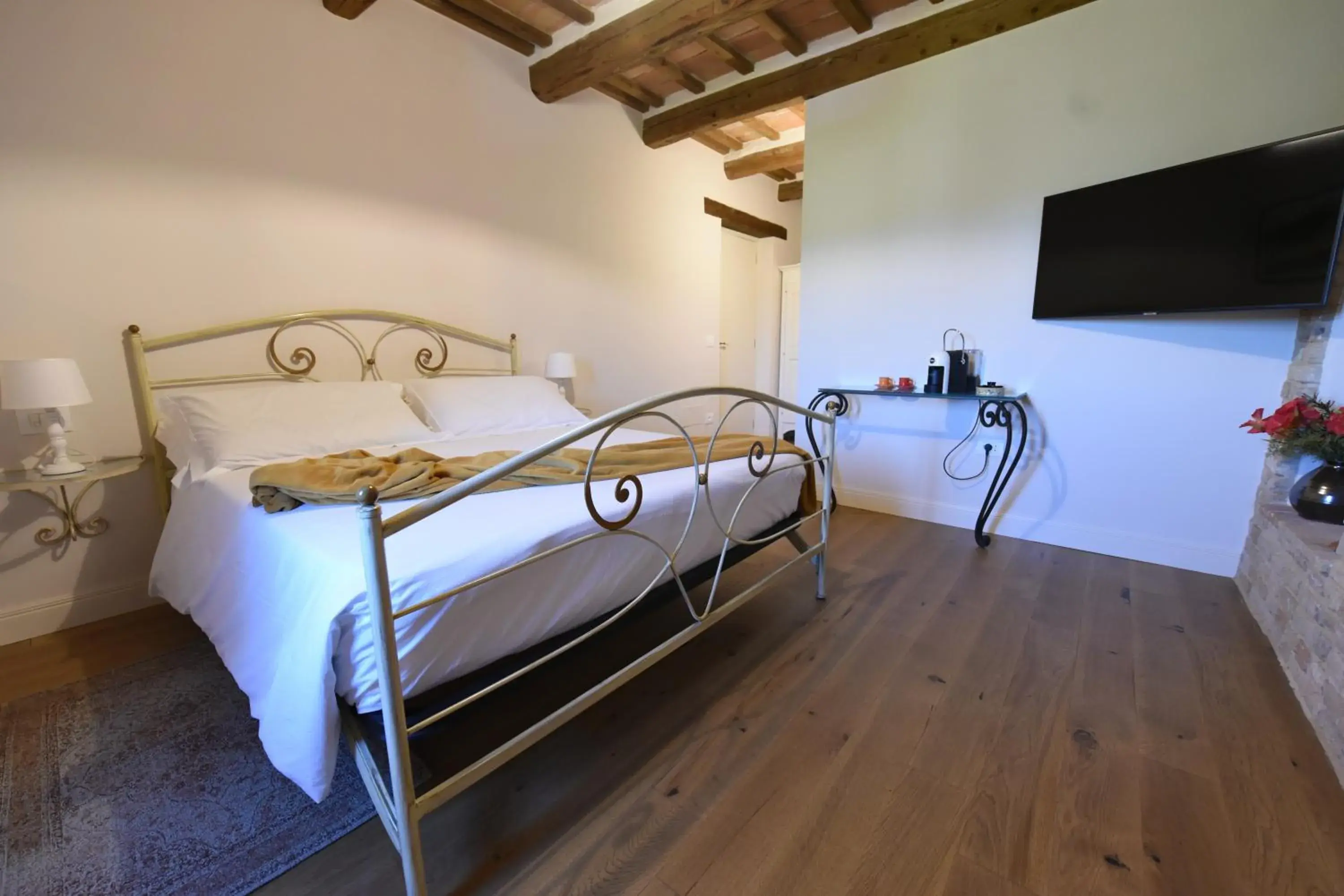 King Room with Garden View in Villa Shmitanka King Room with Garden View in Villa Shmitanka