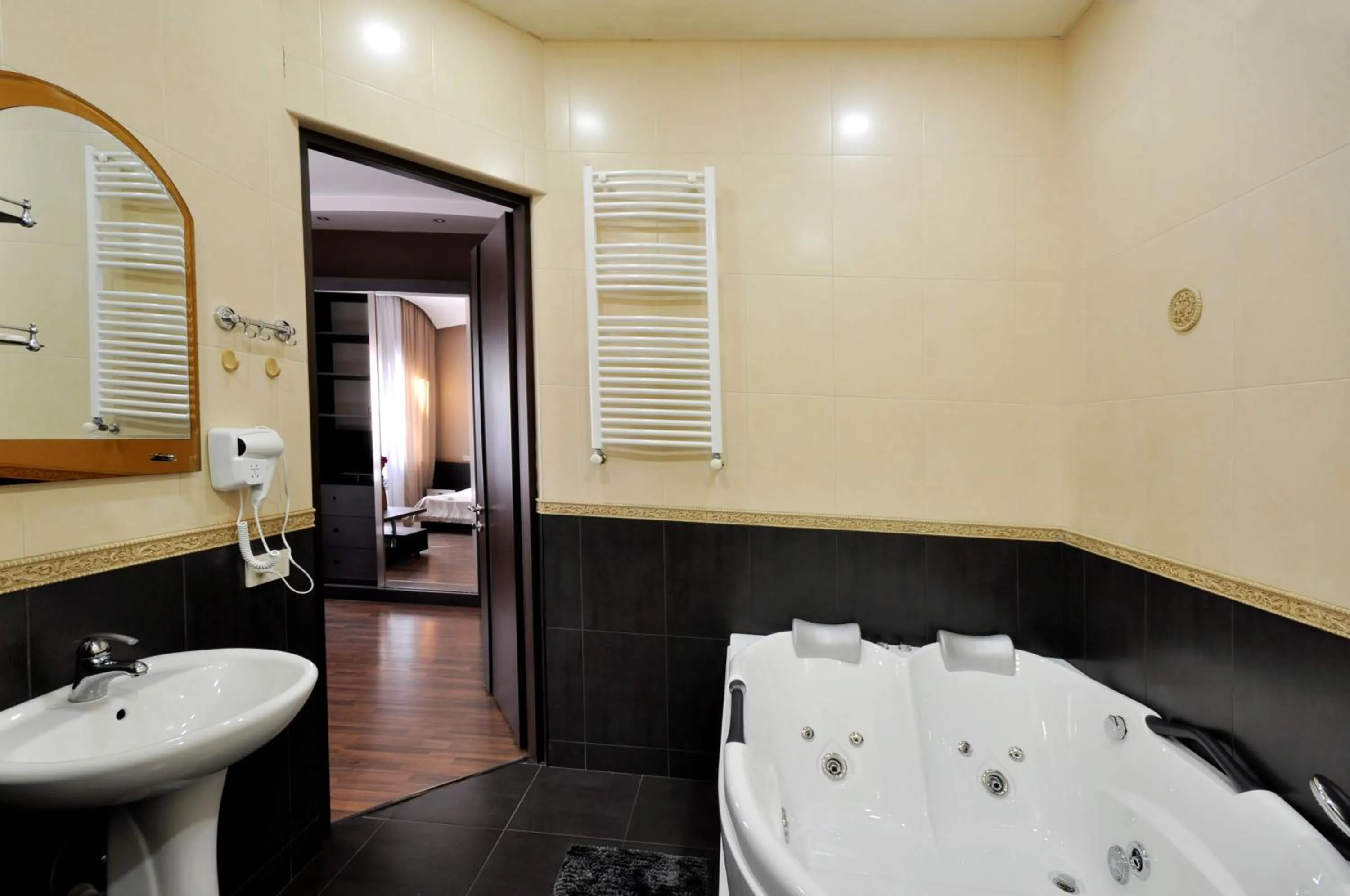 Bathroom in Hotel Majestic