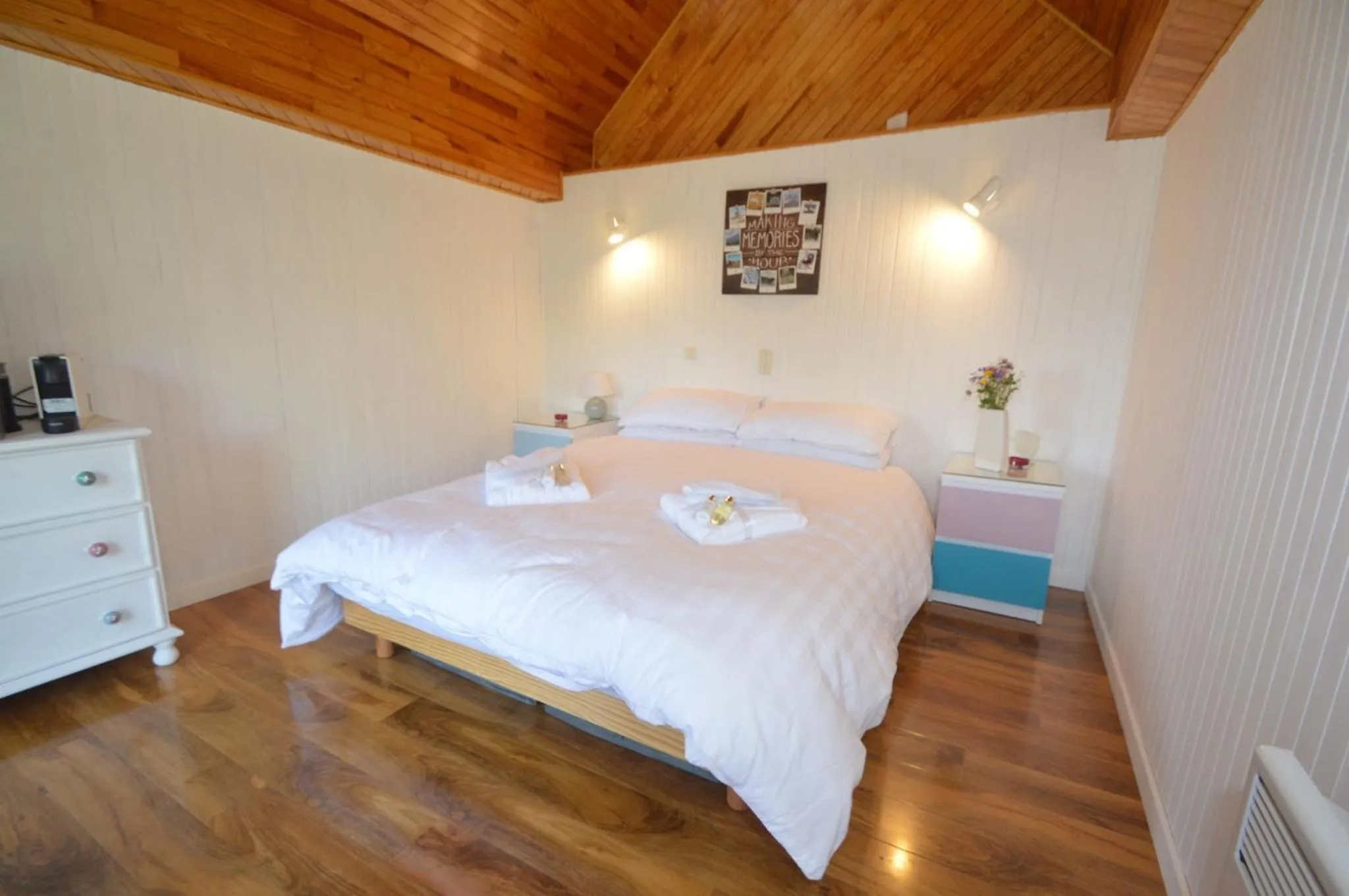 Photo of the whole room in Le Petit Chalet-Leard