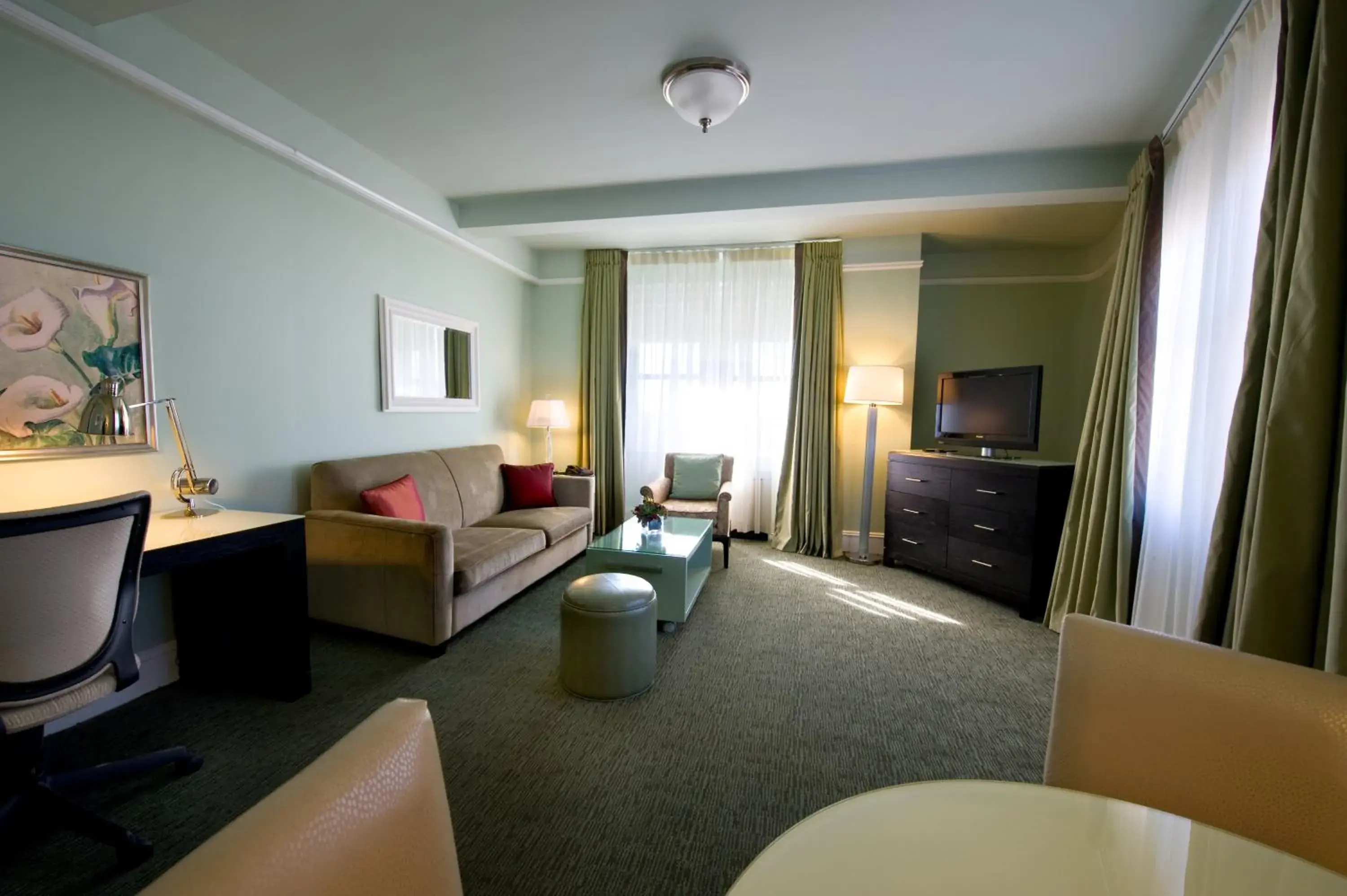 Living room in Hotel Beacon Living room in Hotel Beacon