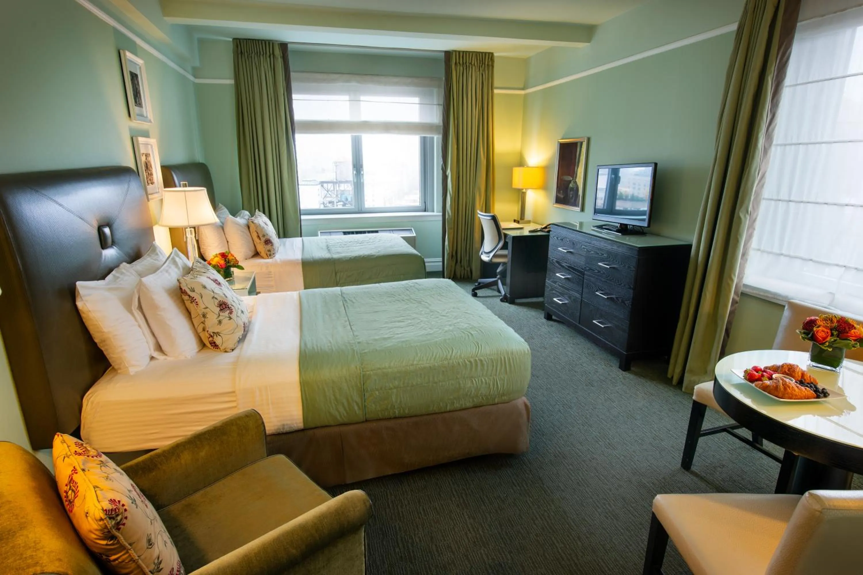 Photo of the whole room, Bed in Hotel Beacon