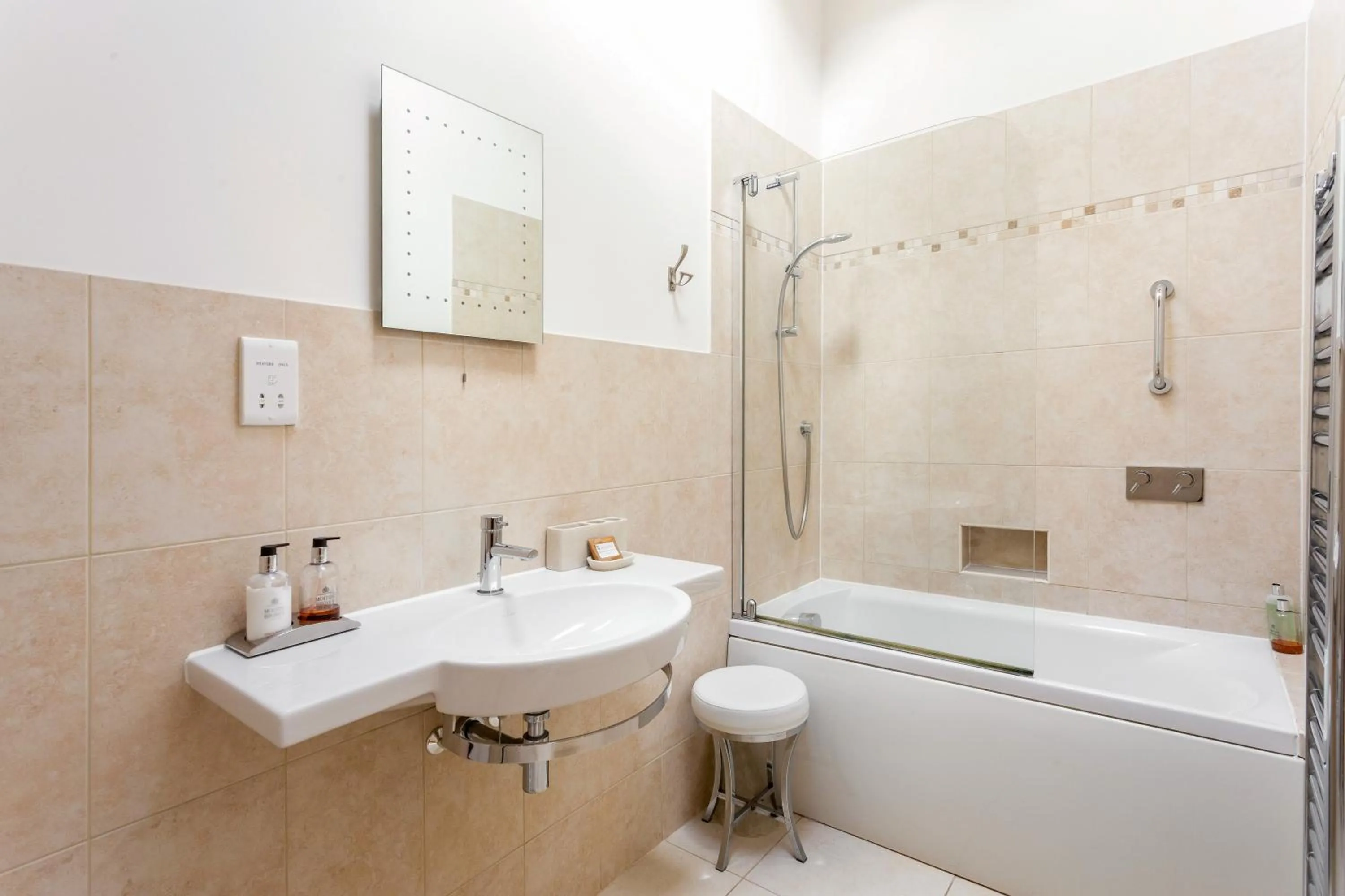 Bathroom in Lockgate Dairy