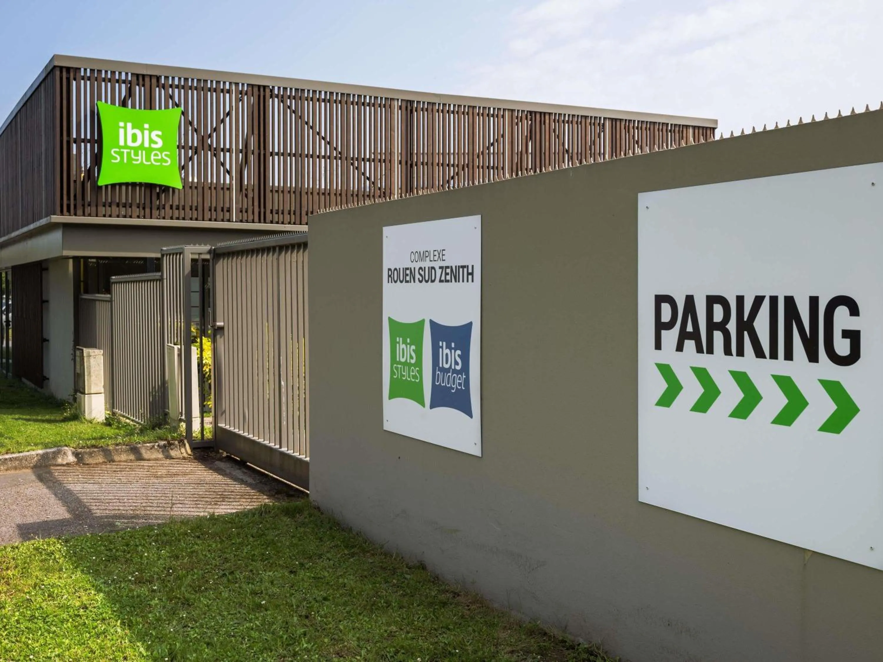 Property building in ibis budget Rouen Parc des Expos Zenith